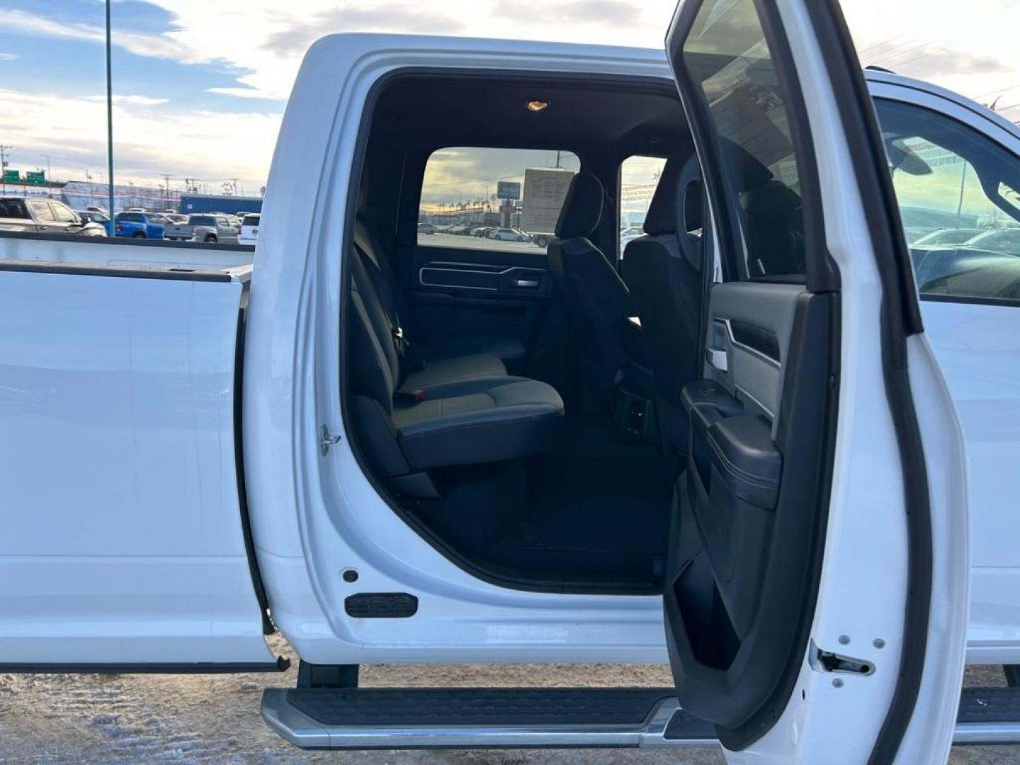 2022 WHITE RAM 2500 BIG HORN/LONE STAR (3C6UR5JL7NG) with an 6.7L engine, Automatic transmission, located at 2525 S. Cushman, Fairbanks, AK, 99701, (907) 452-5707, 64.824036, -147.712311 - Photo#5