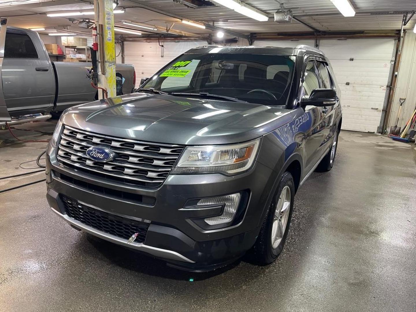 2017 GRAY FORD EXPLORER XLT (1FM5K8D86HG) with an 3.5L engine, Automatic transmission, located at 2525 S. Cushman, Fairbanks, AK, 99701, (907) 452-5707, 64.824036, -147.712311 - Photo#1