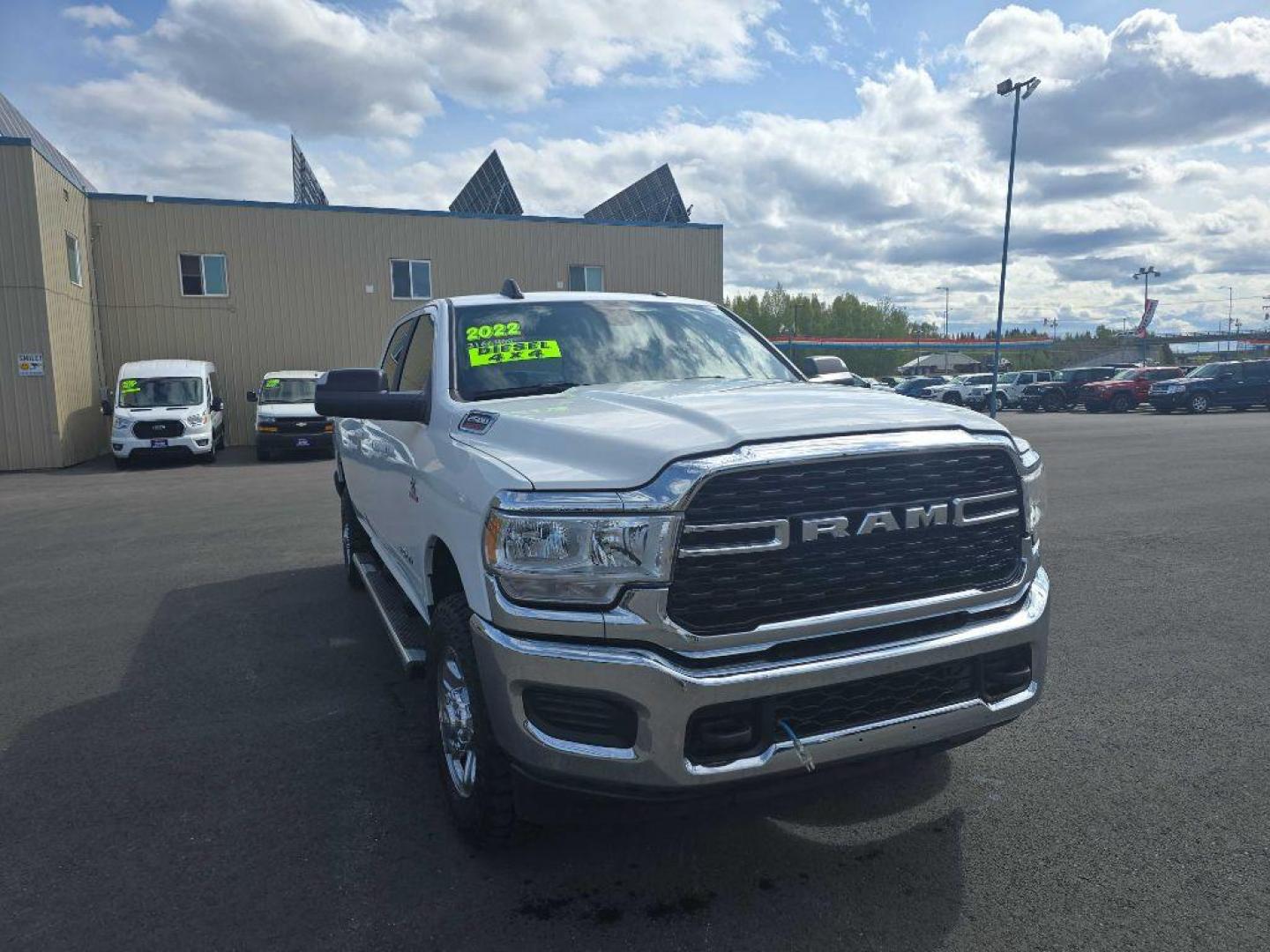 2022 WHITE RAM 2500 BIG HORN/LONE STAR (3C6UR5JL9NG) with an 6.7L engine, Automatic transmission, located at 2525 S. Cushman, Fairbanks, AK, 99701, (907) 452-5707, 64.824036, -147.712311 - Photo#1