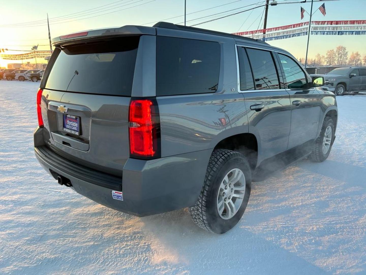 2018 GRAY CHEVROLET TAHOE 1500 LT (1GNSKBKC2JR) with an 5.3L engine, Automatic transmission, located at 2525 S. Cushman, Fairbanks, AK, 99701, (907) 452-5707, 64.824036, -147.712311 - Photo#2