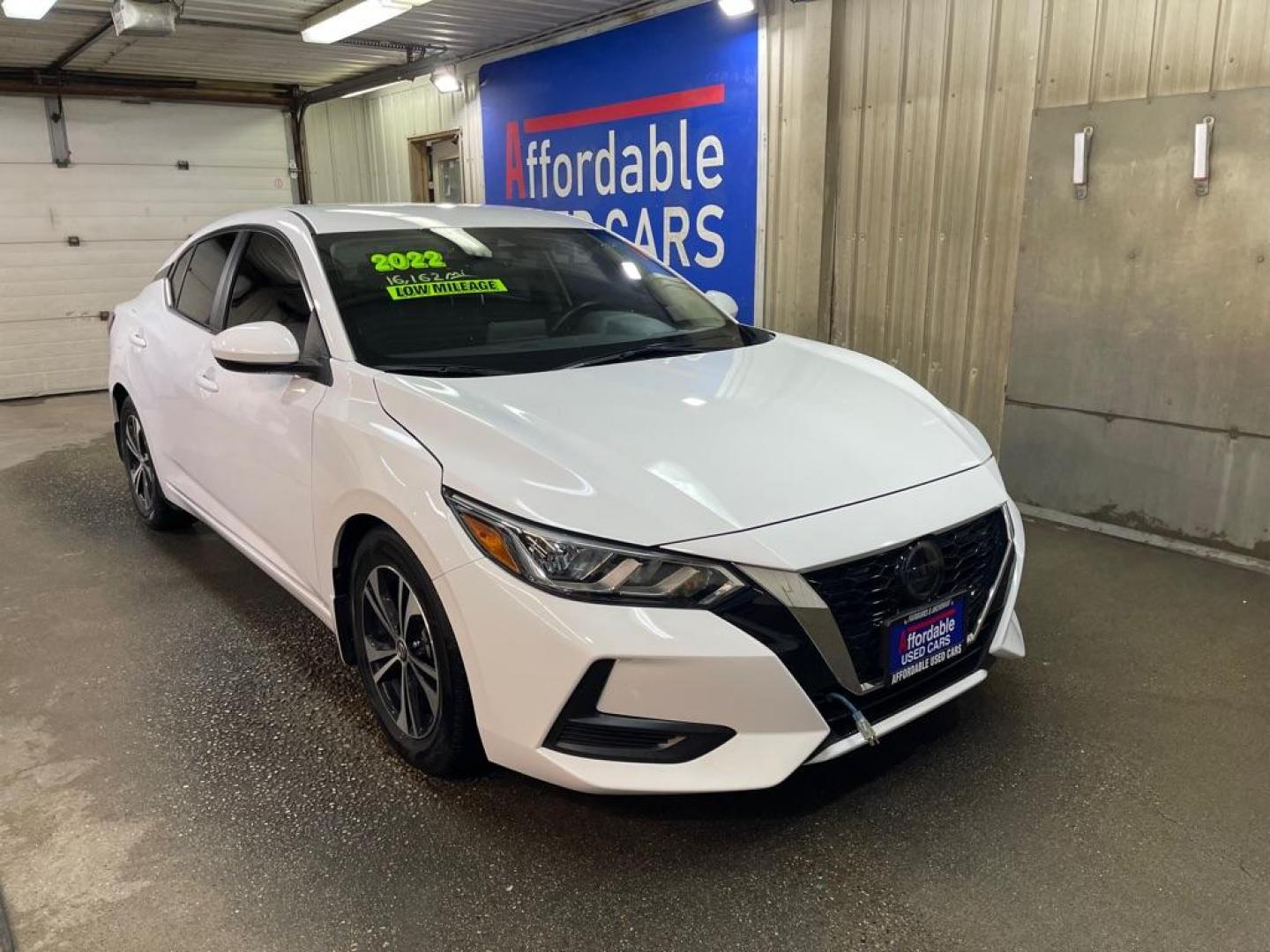 2022 WHITE NISSAN SENTRA SV (3N1AB8CV3NY) with an 2.0L engine, Continuously Variable transmission, located at 2525 S. Cushman, Fairbanks, AK, 99701, (907) 452-5707, 64.824036, -147.712311 - Photo#0