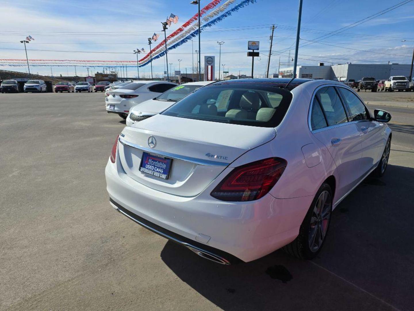 2019 WHITE MERCEDES-BENZ C-CLASS C300 4MATIC (55SWF8EB4KU) with an 2.0L engine, Automatic transmission, located at 2525 S. Cushman, Fairbanks, AK, 99701, (907) 452-5707, 64.824036, -147.712311 - Photo#2