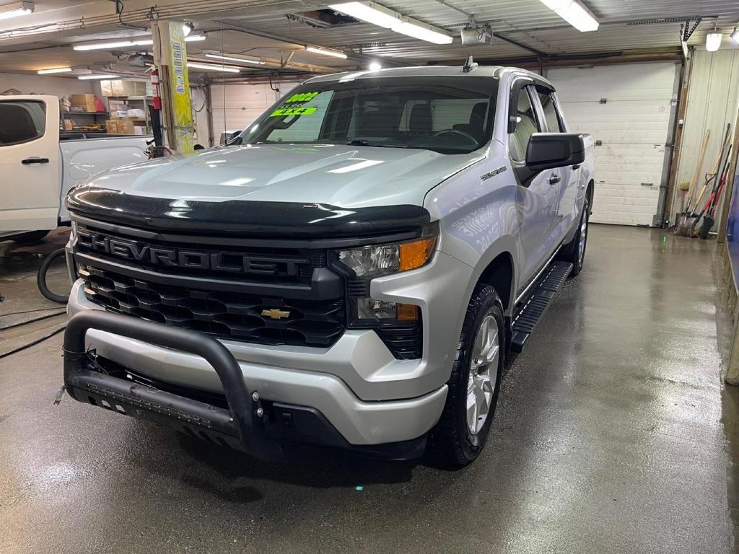 2022 SILVER CHEVROLET SILVERADO 1500 CUSTOM (3GCPDBEK9NG) with an 2.7L engine, Automatic transmission, located at 2525 S. Cushman, Fairbanks, AK, 99701, (907) 452-5707, 64.824036, -147.712311 - Photo#1