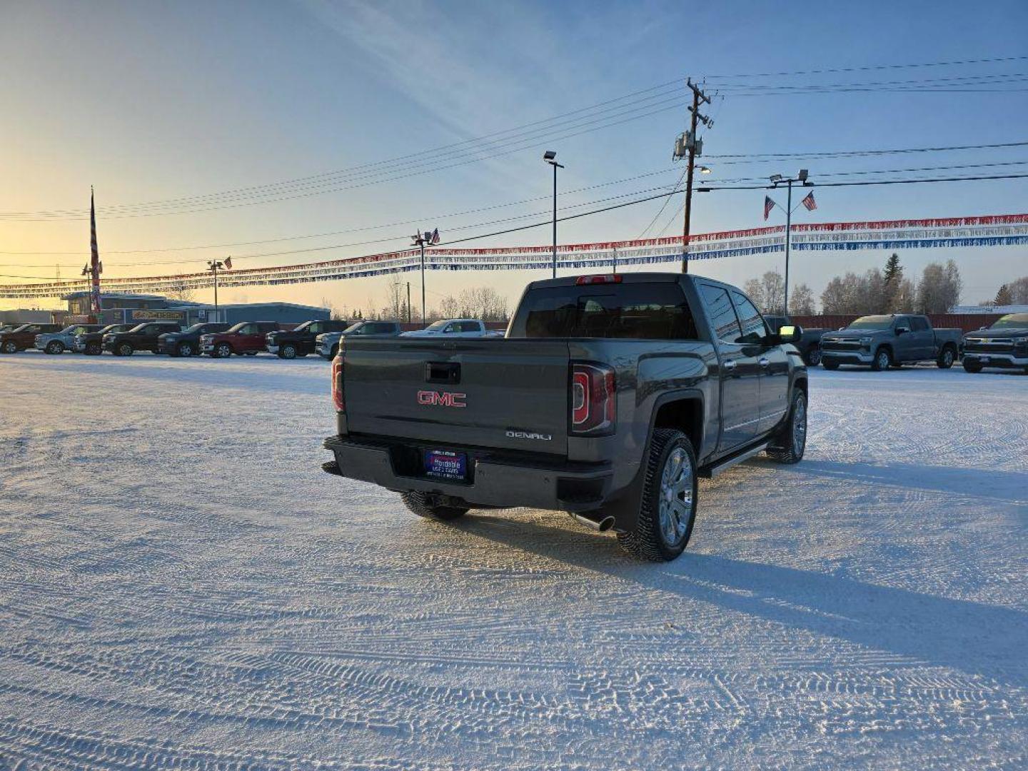 2017 GREEN GMC SIERRA 1500 DENALI (3GTU2PEJ7HG) with an 6.2L engine, Automatic transmission, located at 2525 S. Cushman, Fairbanks, AK, 99701, (907) 452-5707, 64.824036, -147.712311 - Photo#4