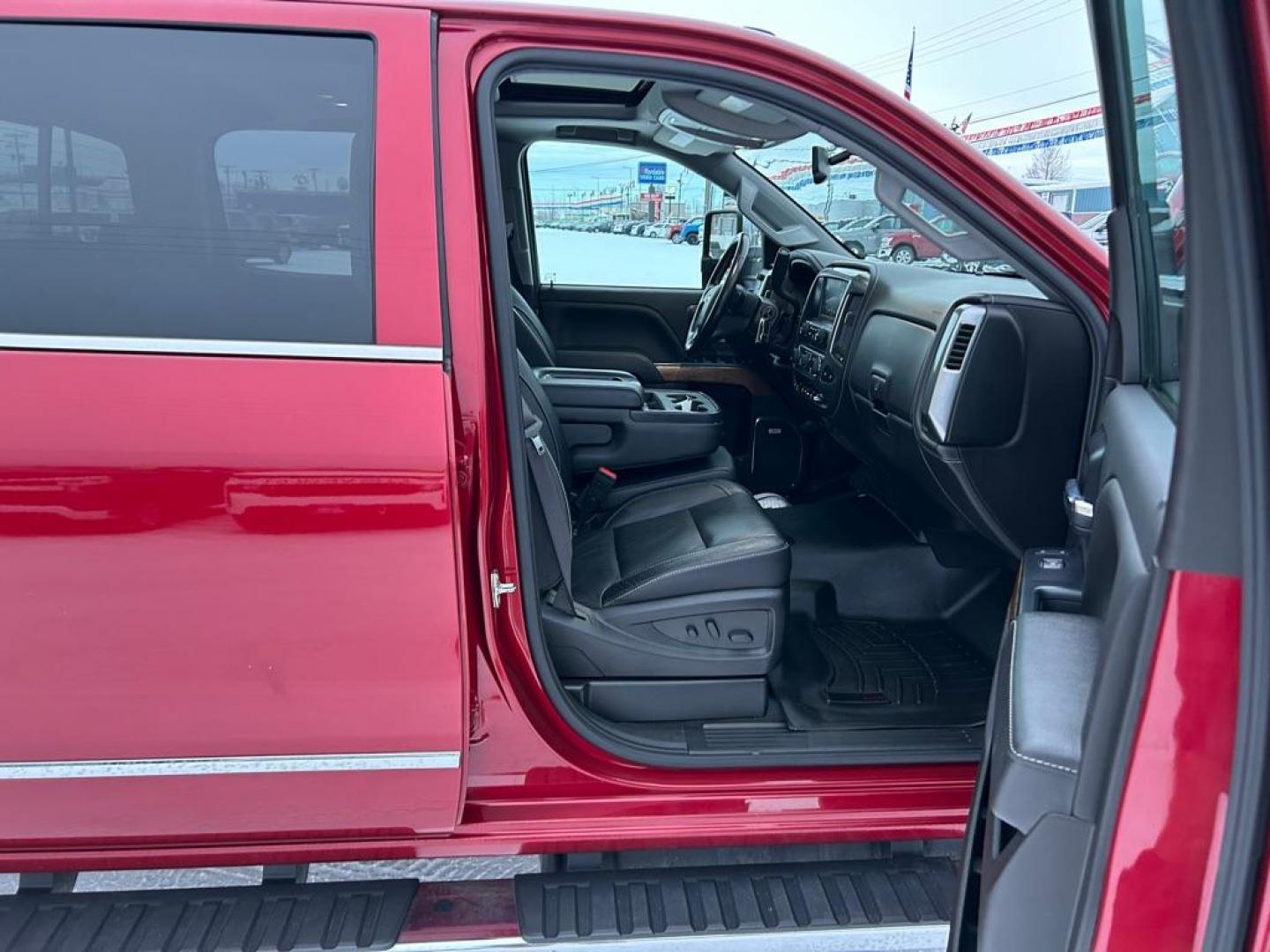 2019 MAROON CHEVROLET SILVERADO 3500 LTZ (1GC4KXCYXKF) with an 6.6L engine, Automatic transmission, located at 2525 S. Cushman, Fairbanks, AK, 99701, (907) 452-5707, 64.824036, -147.712311 - Photo#4