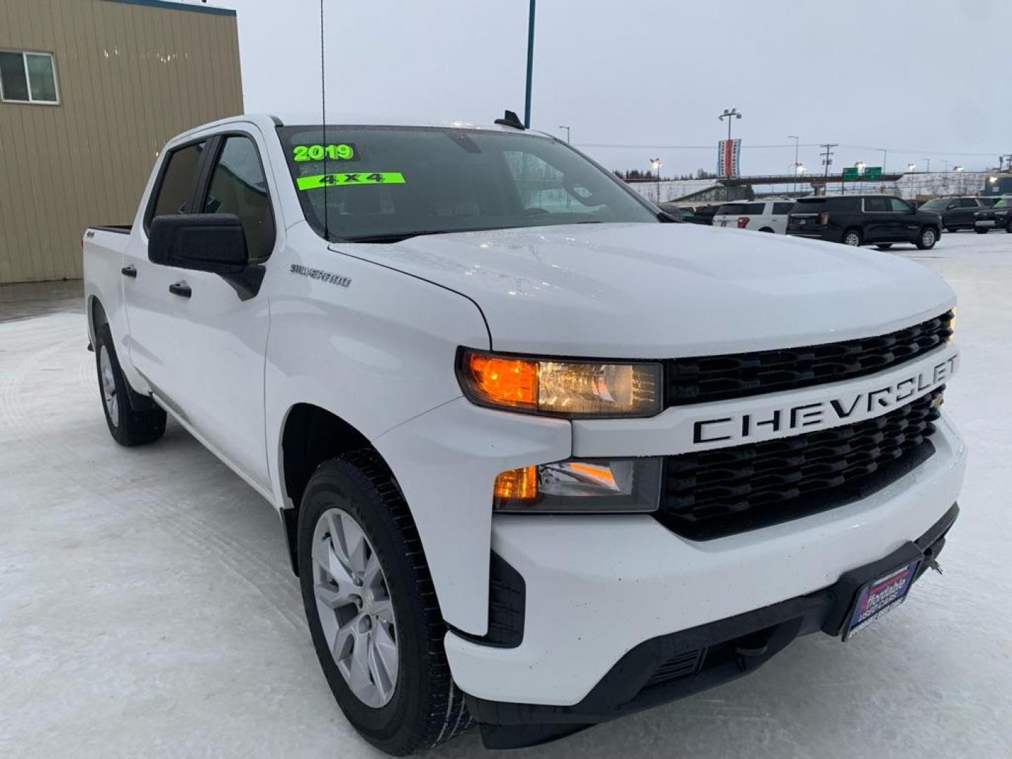 2019 WHITE CHEVROLET SILVERADO 1500 CUSTOM (3GCPYBEH5KG) with an 4.3L engine, Automatic transmission, located at 2525 S. Cushman, Fairbanks, AK, 99701, (907) 452-5707, 64.824036, -147.712311 - Photo#0