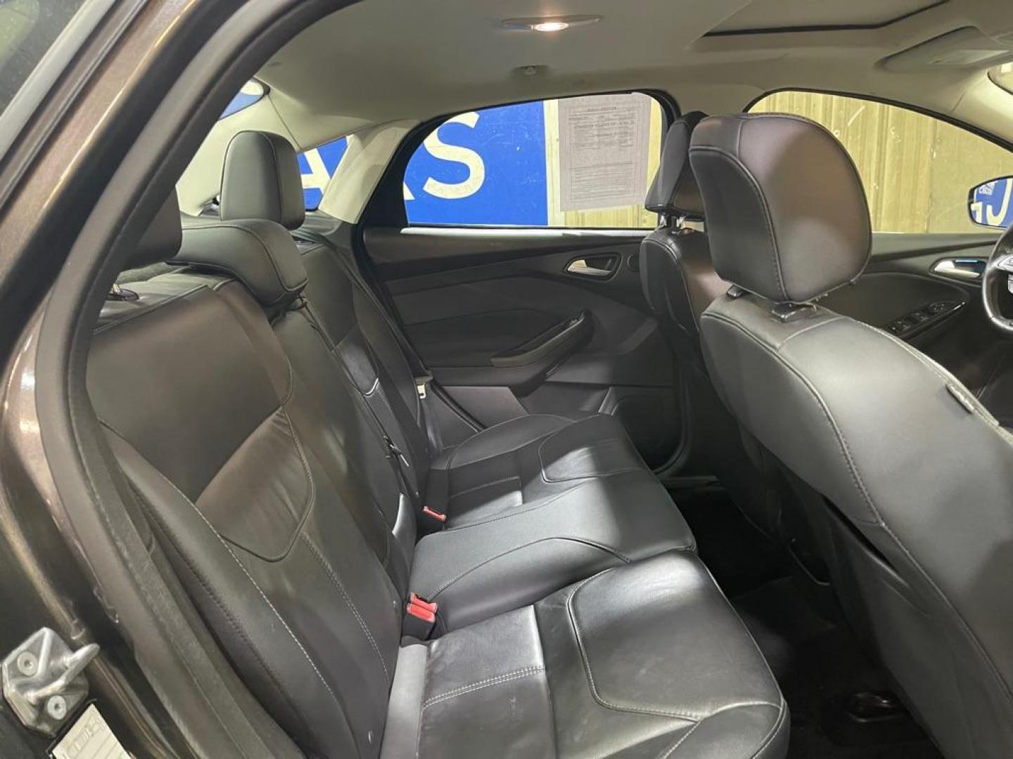 2017 GREY FORD FOCUS TITANIUM (1FADP3J26HL) with an 2.0L engine, Automatic transmission, located at 2525 S. Cushman, Fairbanks, AK, 99701, (907) 452-5707, 64.824036, -147.712311 - Photo#4