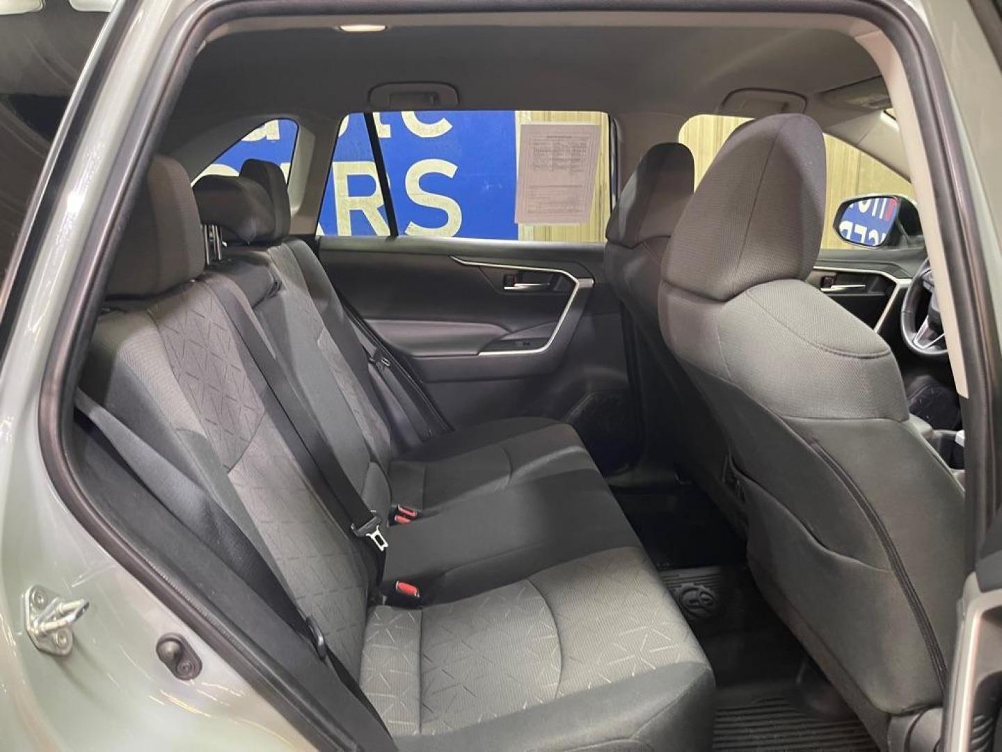 2022 GRAY TOYOTA RAV4 XLE (2T3P1RFV7NW) with an 2.5L engine, Automatic transmission, located at 2525 S. Cushman, Fairbanks, AK, 99701, (907) 452-5707, 64.824036, -147.712311 - Photo#4