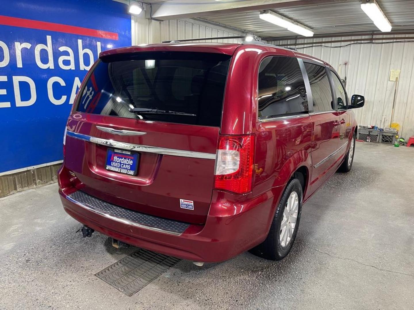 2014 RED CHRYSLER TOWN and COUNTRY TOURING (2C4RC1BG0ER) with an 3.6L engine, Automatic transmission, located at 2525 S. Cushman, Fairbanks, AK, 99701, (907) 452-5707, 64.824036, -147.712311 - Photo#2