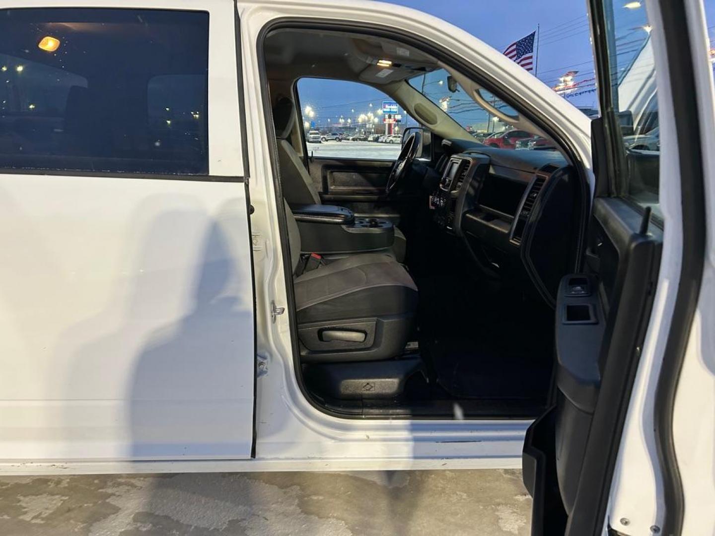 2022 WHITE RAM 1500 CLASSIC TRADESMAN (3C6RR7KG8NG) with an 3.6L engine, Automatic transmission, located at 2525 S. Cushman, Fairbanks, AK, 99701, (907) 452-5707, 64.824036, -147.712311 - Photo#4