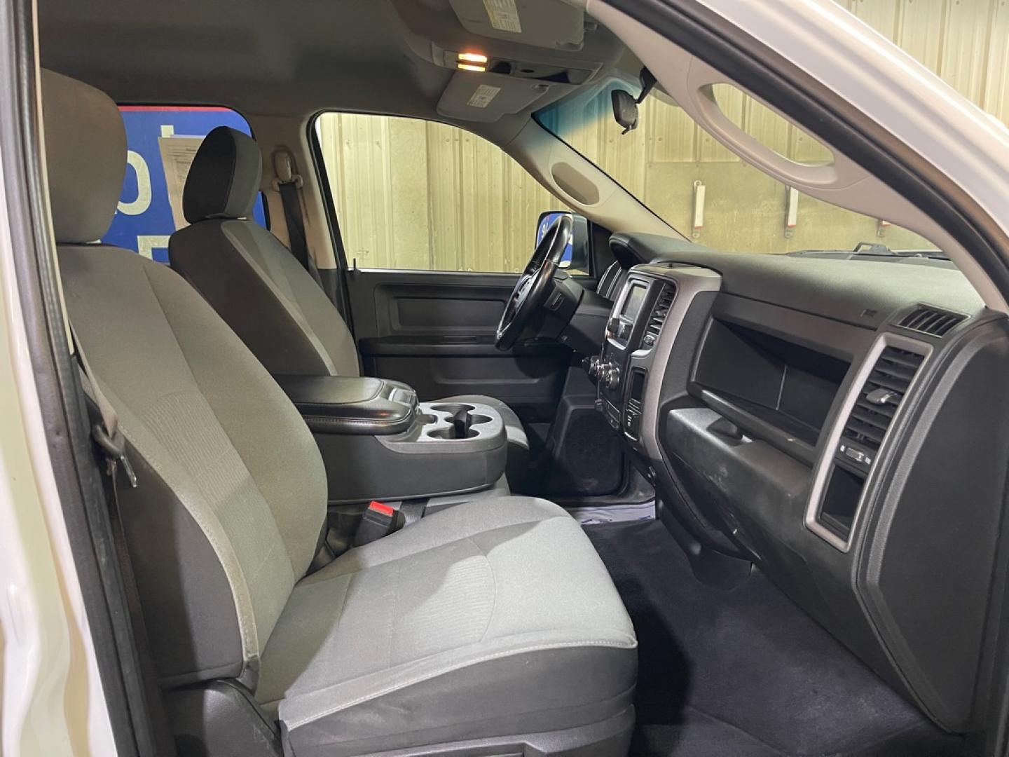2022 WHITE RAM 1500 CLASSIC TRADESMAN (3C6RR7KG8NG) with an 3.6L engine, Automatic transmission, located at 2525 S. Cushman, Fairbanks, AK, 99701, (907) 452-5707, 64.824036, -147.712311- Photo#3