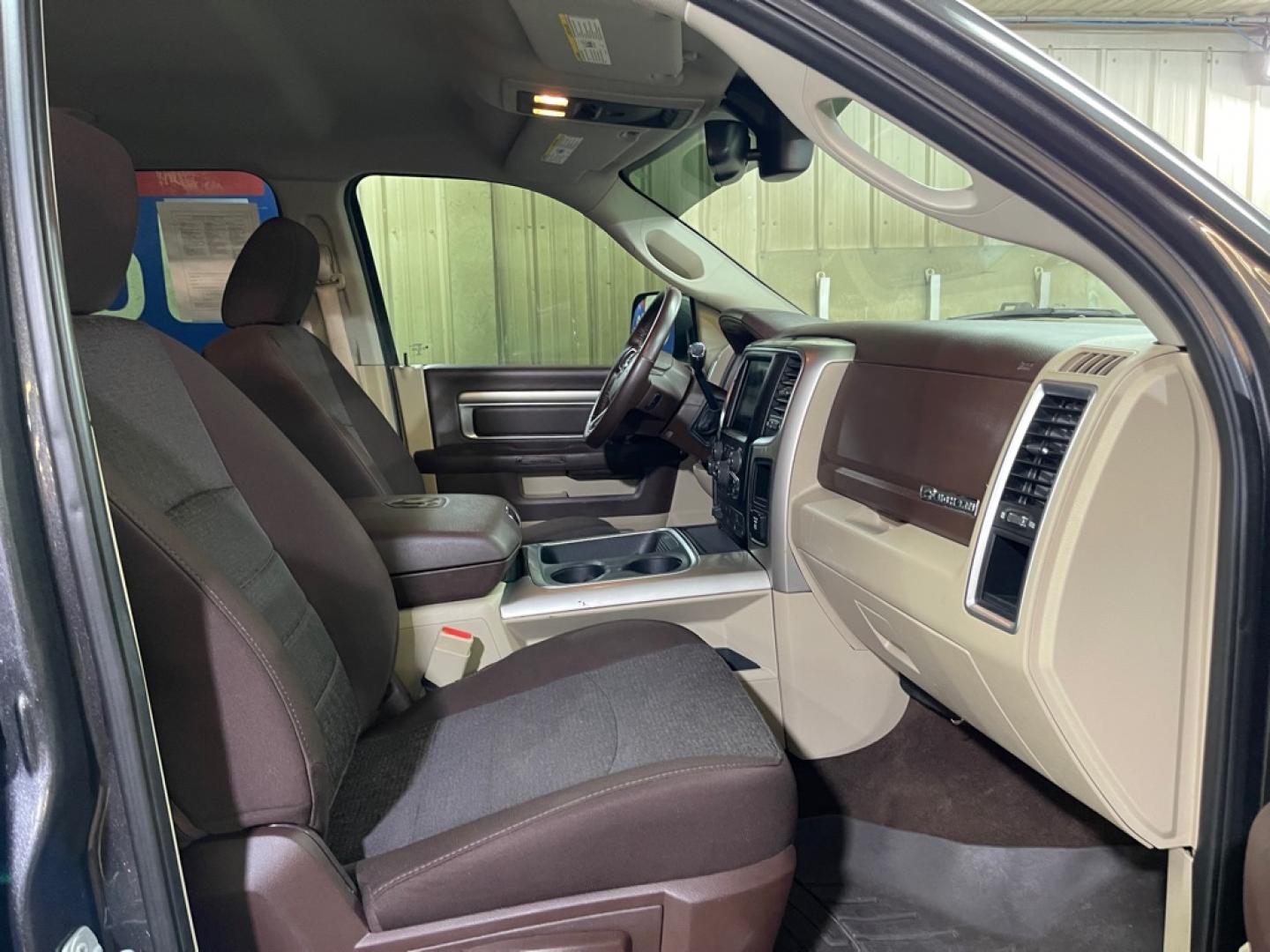 2018 BLUE RAM 3500 SLT (3C63R3DJ6JG) with an 6.4L engine, Automatic transmission, located at 2525 S. Cushman, Fairbanks, AK, 99701, (907) 452-5707, 64.824036, -147.712311- Photo#3