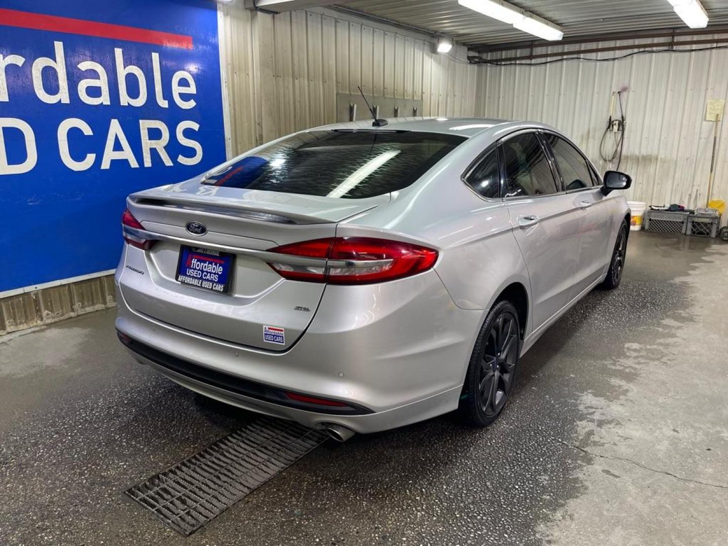 2018 SILVER FORD FUSION SE (3FA6P0H78JR) with an 2.5L engine, Automatic transmission, located at 2525 S. Cushman, Fairbanks, AK, 99701, (907) 452-5707, 64.824036, -147.712311 - Photo#2