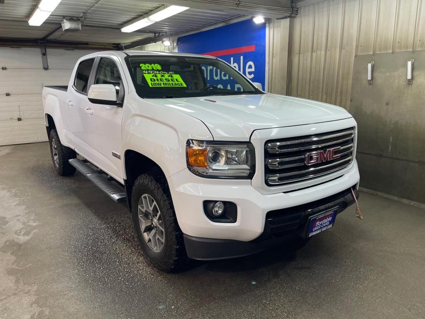 2019 WHITE GMC CANYON ALL TERRAIN (1GTP6FE16K1) with an 2.8L engine, Automatic transmission, located at 2525 S. Cushman, Fairbanks, AK, 99701, (907) 452-5707, 64.824036, -147.712311 - Photo#0