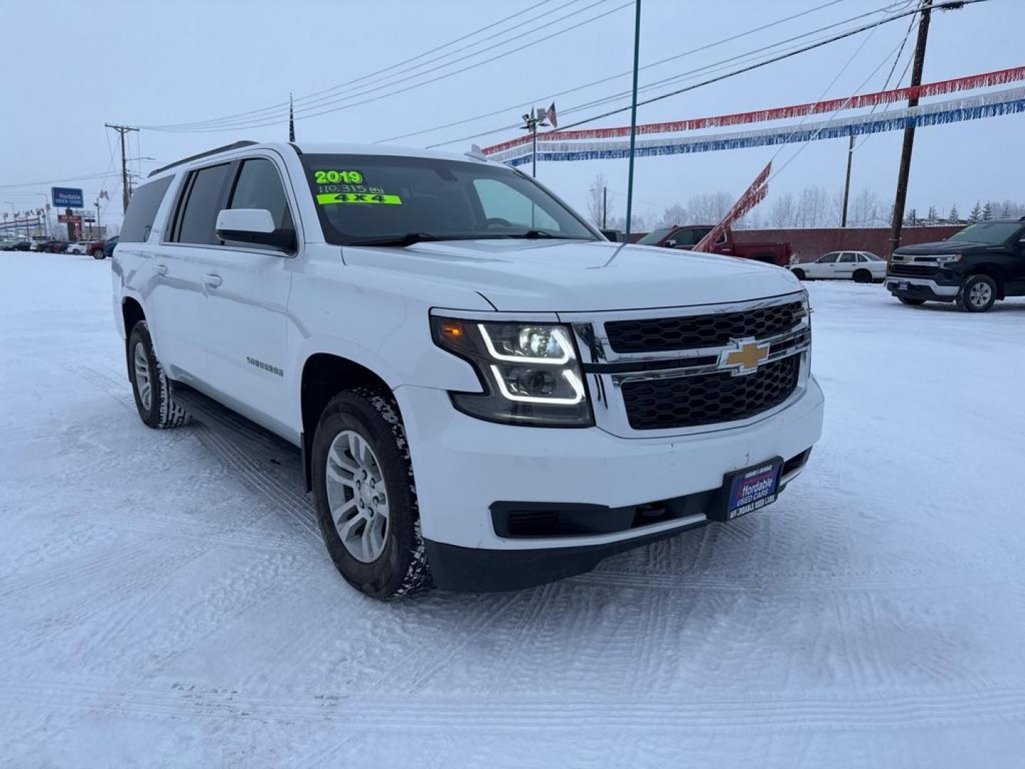 2019 WHITE CHEVROLET SUBURBAN 1500 LS (1GNSKGKC4KR) with an 5.3L engine, Automatic transmission, located at 2525 S. Cushman, Fairbanks, AK, 99701, (907) 452-5707, 64.824036, -147.712311 - Photo#1