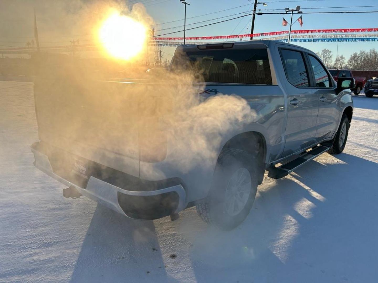 2021 SILVER CHEVROLET SILVERADO 1500 LT (3GCUYDED2MG) with an 5.3L engine, Automatic transmission, located at 2525 S. Cushman, Fairbanks, AK, 99701, (907) 452-5707, 64.824036, -147.712311 - Photo#2