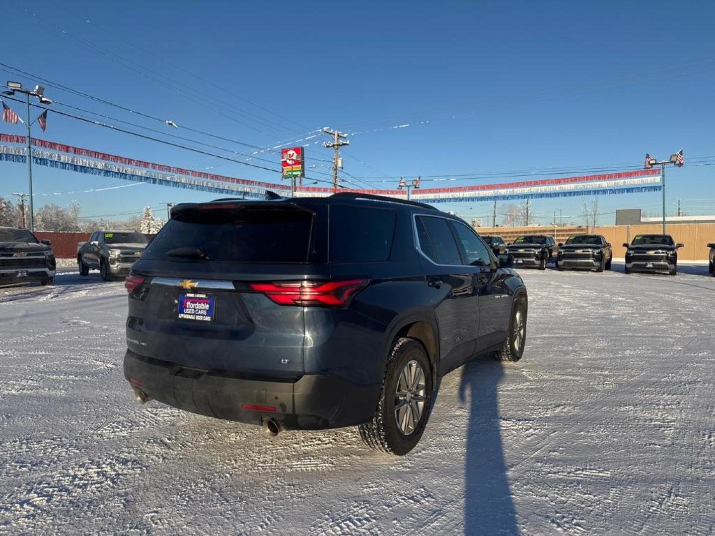 2022 BLUE CHEVROLET TRAVERSE LT (1GNEVHKW2NJ) with an 3.6L engine, Automatic transmission, located at 2525 S. Cushman, Fairbanks, AK, 99701, (907) 452-5707, 64.824036, -147.712311 - Photo#2