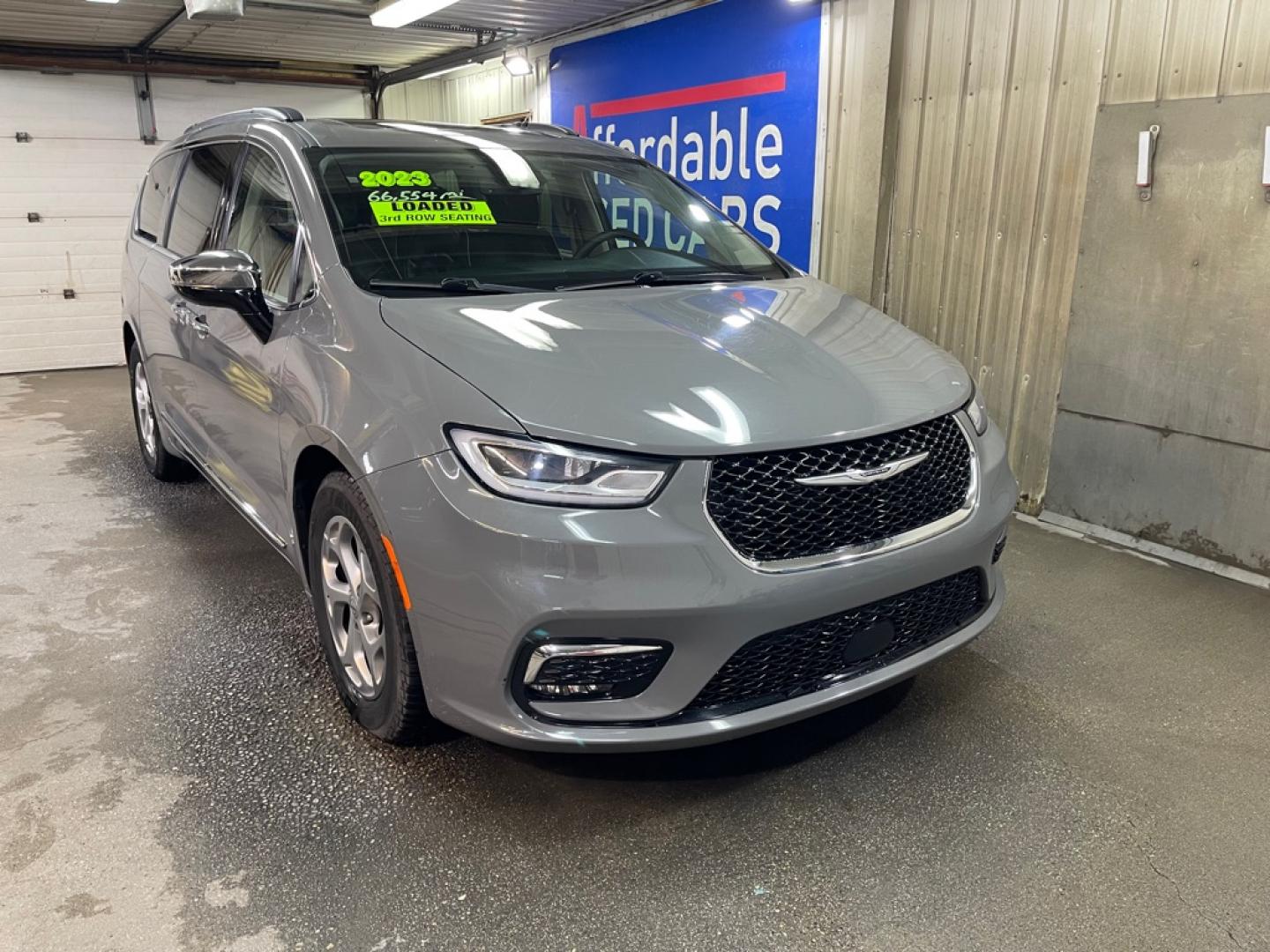 2023 GRAY CHRYSLER PACIFICA LIMITED (2C4RC1GG5PR) with an 3.6L engine, Automatic transmission, located at 2525 S. Cushman, Fairbanks, AK, 99701, (907) 452-5707, 64.824036, -147.712311- Photo#0