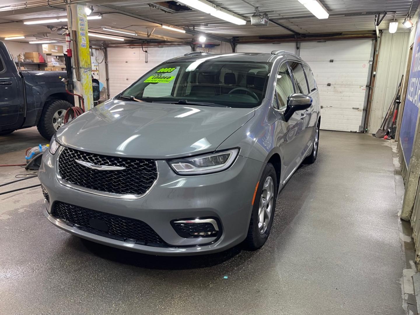 2023 GRAY CHRYSLER PACIFICA LIMITED (2C4RC1GG5PR) with an 3.6L engine, Automatic transmission, located at 2525 S. Cushman, Fairbanks, AK, 99701, (907) 452-5707, 64.824036, -147.712311- Photo#1