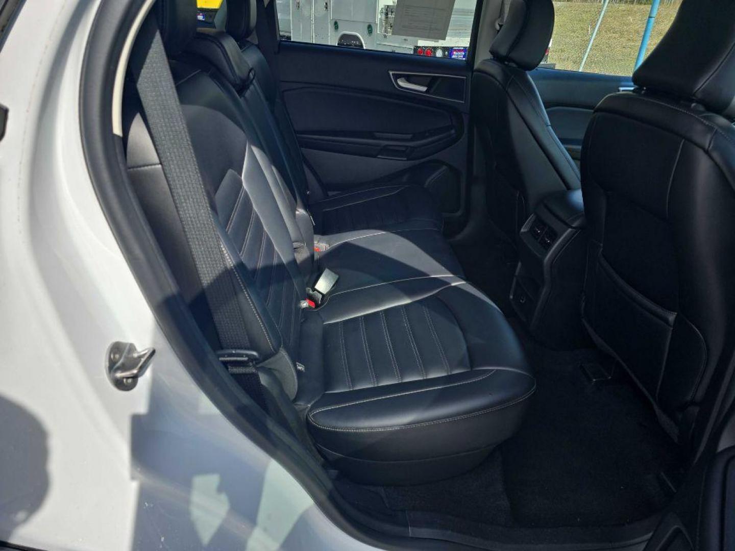 2022 WHITE FORD EDGE SEL (2FMPK4J91NB) with an 2.0L engine, Automatic transmission, located at 2525 S. Cushman, Fairbanks, AK, 99701, (907) 452-5707, 64.824036, -147.712311 - Photo#2
