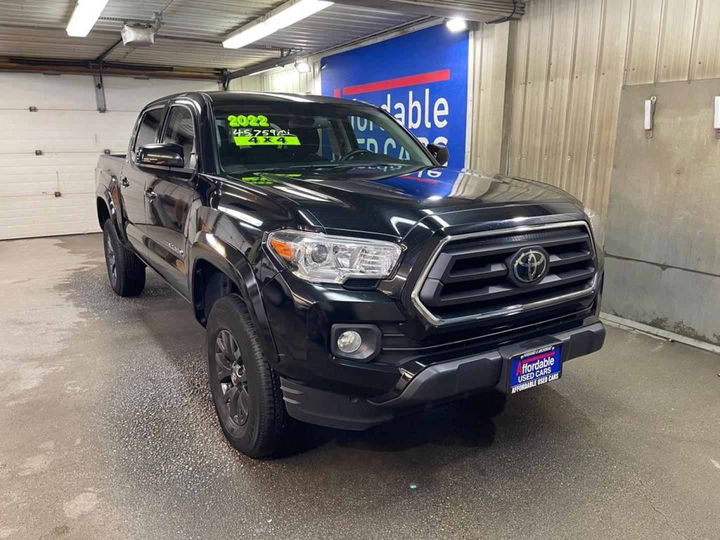 2022 BLACK TOYOTA TACOMA DOUBLE CAB (3TMCZ5AN3NM) with an 3.5L engine, Automatic transmission, located at 2525 S. Cushman, Fairbanks, AK, 99701, (907) 452-5707, 64.824036, -147.712311 - Photo#0