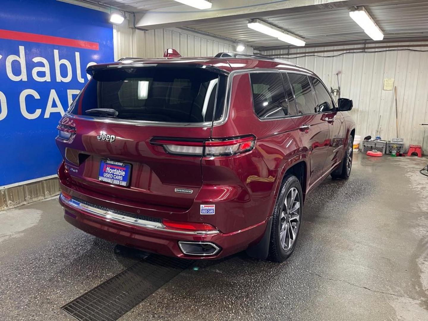 2021 RED JEEP GRAND CHEROKEE L OVERLAND (1C4RJKDGXM8) with an 3.6L engine, Automatic transmission, located at 2525 S. Cushman, Fairbanks, AK, 99701, (907) 452-5707, 64.824036, -147.712311 - Photo#2