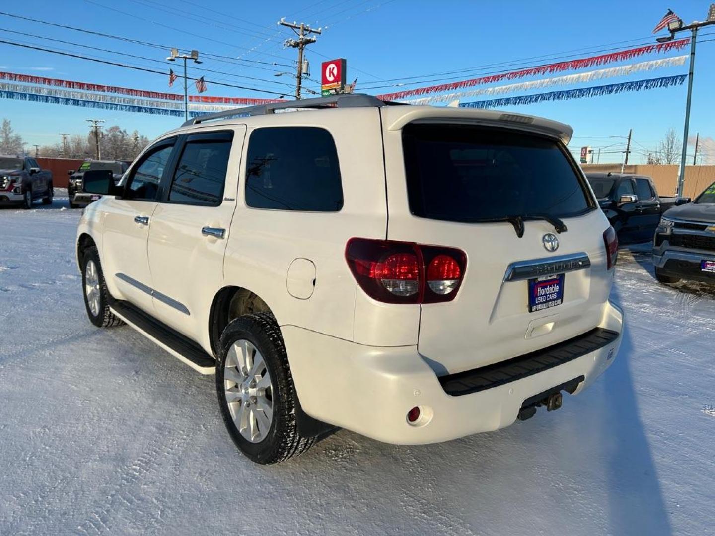 2019 WHITE TOYOTA SEQUOIA PLATINUM (5TDDY5G18KS) with an 5.7L engine, Automatic transmission, located at 2525 S. Cushman, Fairbanks, AK, 99701, (907) 452-5707, 64.824036, -147.712311 - Photo#3