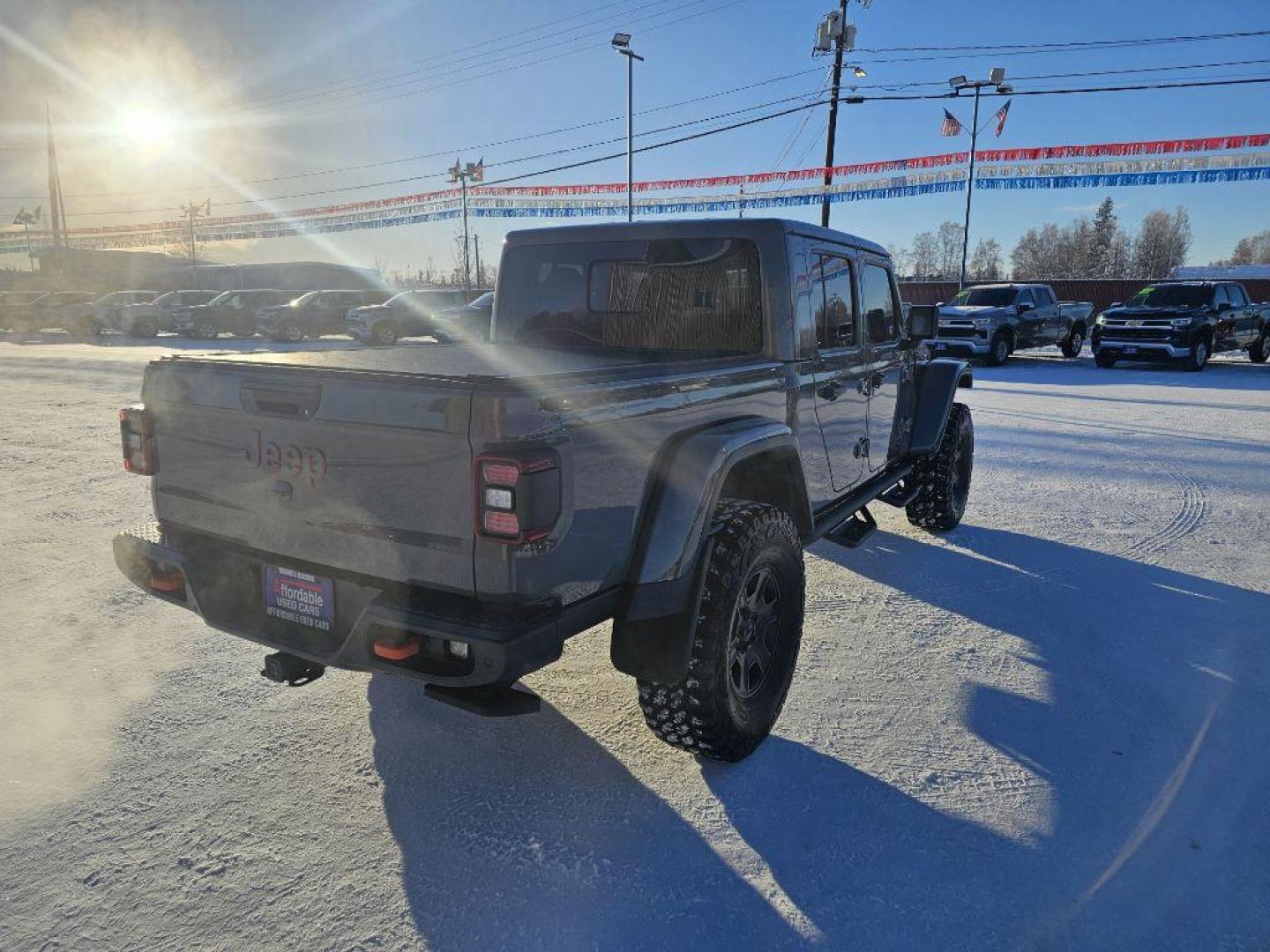 2020 GRAY JEEP GLADIATOR MOJAVE (1C6JJTEG2LL) with an 3.6L engine, Automatic transmission, located at 2525 S. Cushman, Fairbanks, AK, 99701, (907) 452-5707, 64.824036, -147.712311 - Photo#0