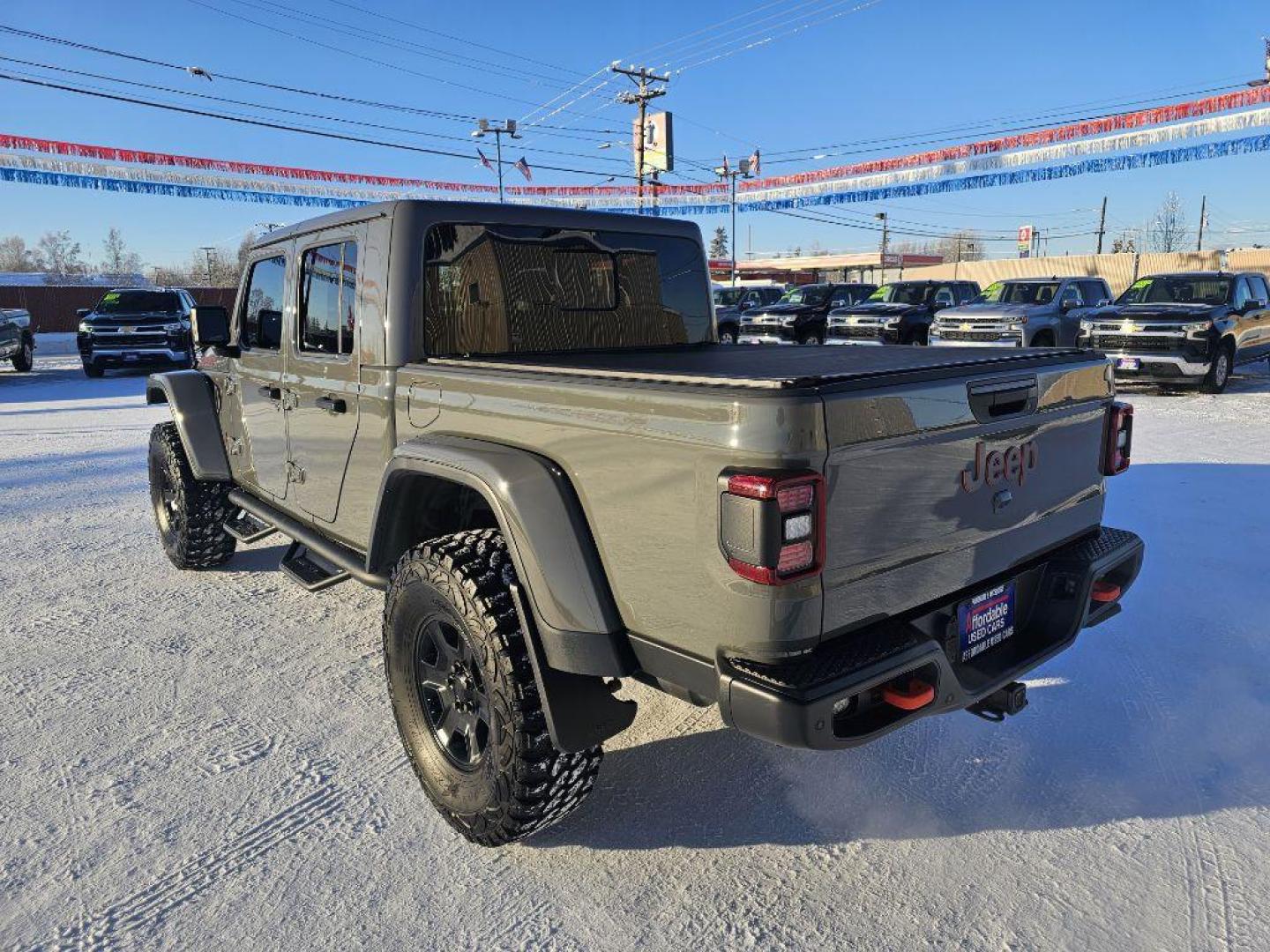 2020 GRAY JEEP GLADIATOR MOJAVE (1C6JJTEG2LL) with an 3.6L engine, Automatic transmission, located at 2525 S. Cushman, Fairbanks, AK, 99701, (907) 452-5707, 64.824036, -147.712311 - Photo#3