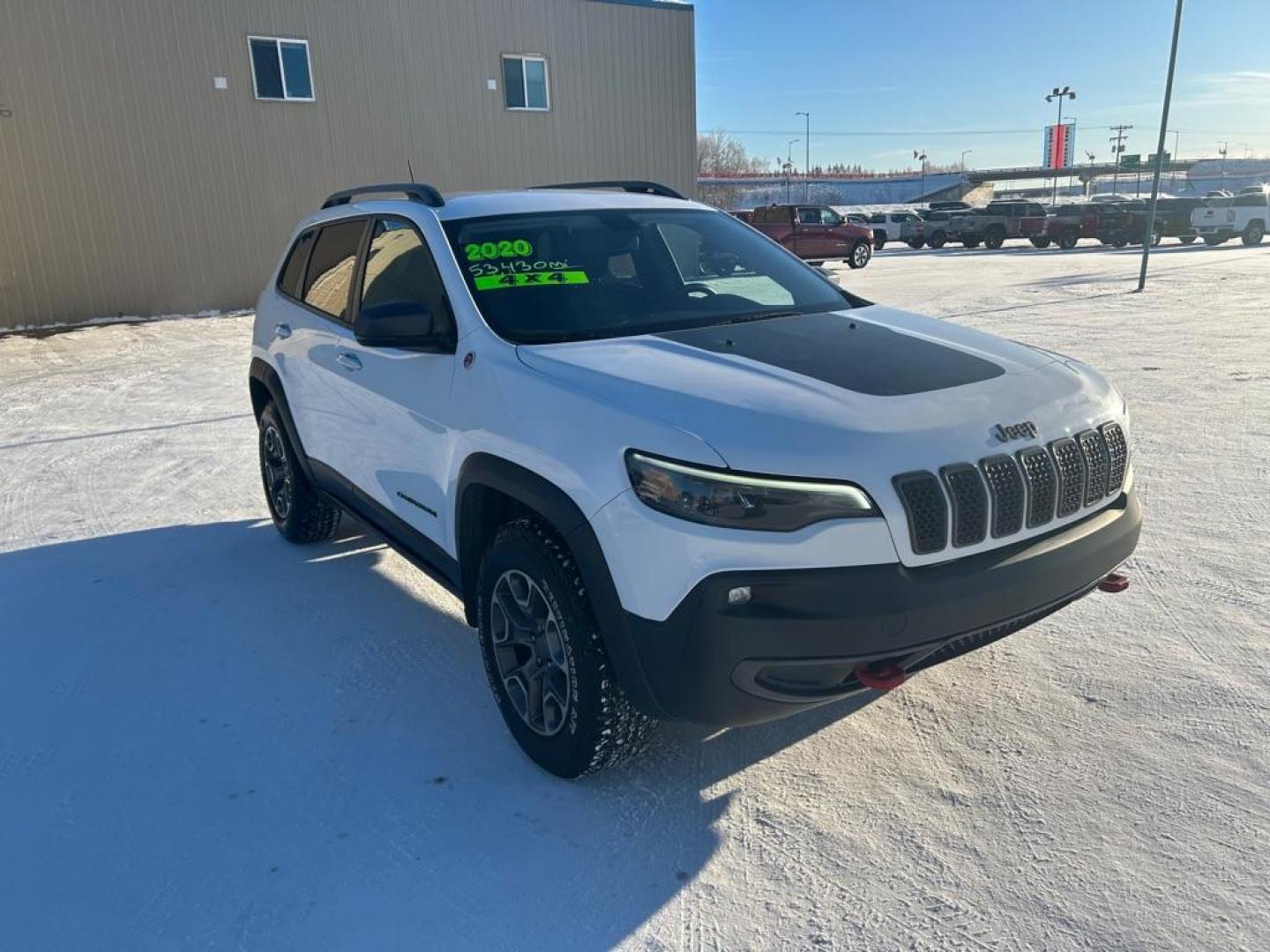 2020 WHITE JEEP CHEROKEE TRAILHAWK (1C4PJMBX0LD) with an 3.2L engine, Automatic transmission, located at 2525 S. Cushman, Fairbanks, AK, 99701, (907) 452-5707, 64.824036, -147.712311 - Photo#1