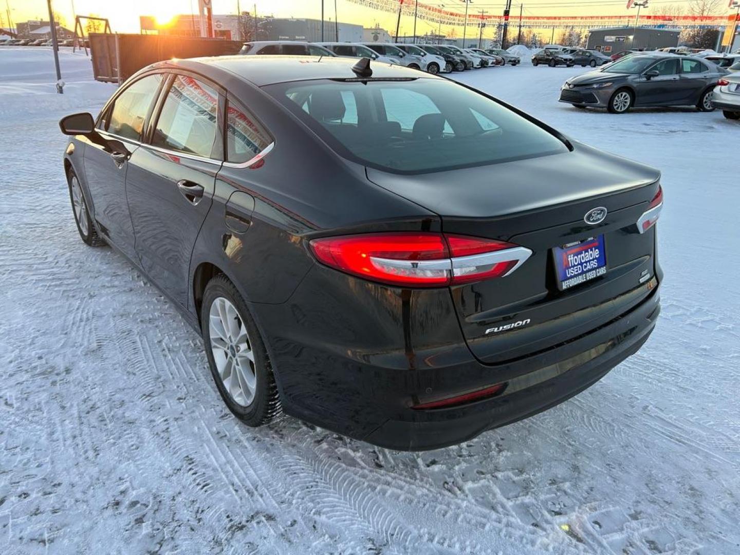 2020 BLACK FORD FUSION SE (3FA6P0HD9LR) with an 1.5L engine, Automatic transmission, located at 2525 S. Cushman, Fairbanks, AK, 99701, (907) 452-5707, 64.824036, -147.712311 - Photo#3