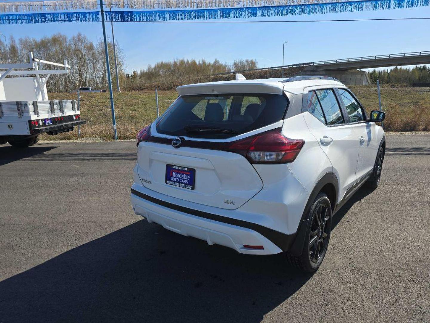 2023 WHITE NISSAN KICKS SR (3N1CP5DV8PL) with an 1.6L engine, Automatic transmission, located at 2525 S. Cushman, Fairbanks, AK, 99701, (907) 452-5707, 64.824036, -147.712311 - Photo#3