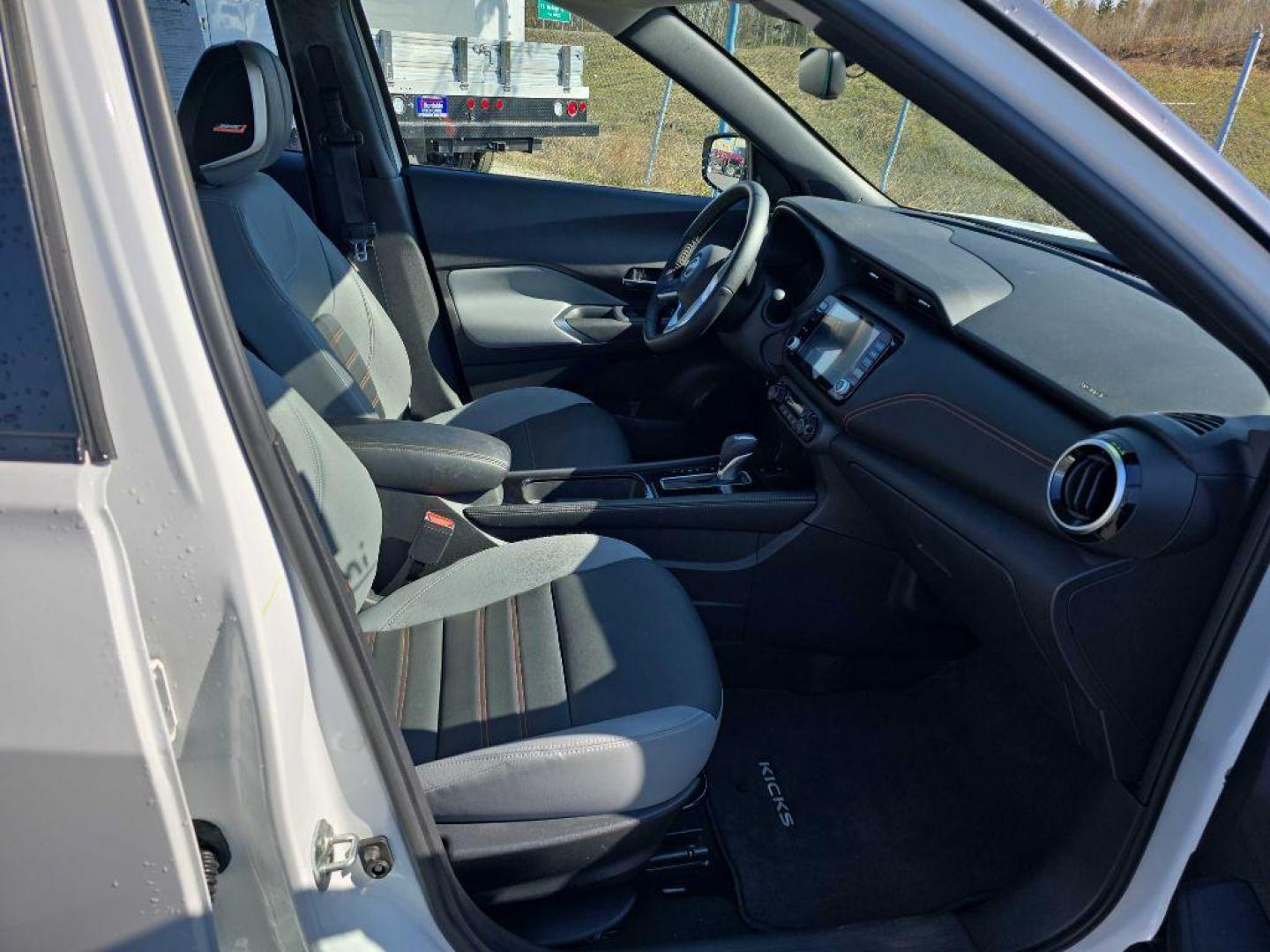 2023 WHITE NISSAN KICKS SR (3N1CP5DV8PL) with an 1.6L engine, Automatic transmission, located at 2525 S. Cushman, Fairbanks, AK, 99701, (907) 452-5707, 64.824036, -147.712311 - Photo#4