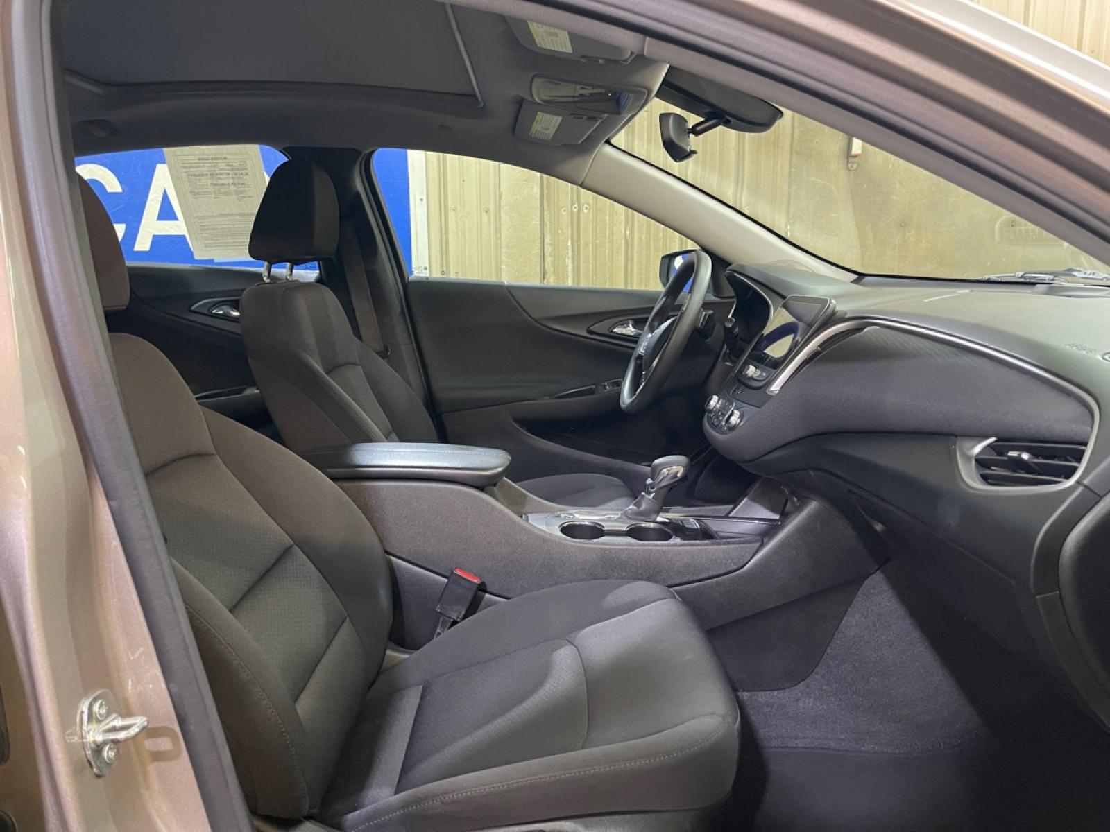 2022 TAN CHEVROLET MALIBU LT (1G1ZD5STXNF) with an 1.5L engine, Continuously Variable transmission, located at 2525 S. Cushman, Fairbanks, AK, 99701, (907) 452-5707, 64.824036, -147.712311 - Photo#3