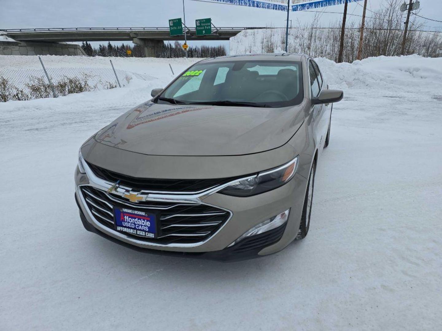 2022 GOLD CHEVROLET MALIBU LT (1G1ZD5STXNF) with an 1.5L engine, Continuously Variable transmission, located at 2525 S. Cushman, Fairbanks, AK, 99701, (907) 452-5707, 64.824036, -147.712311 - Photo#1