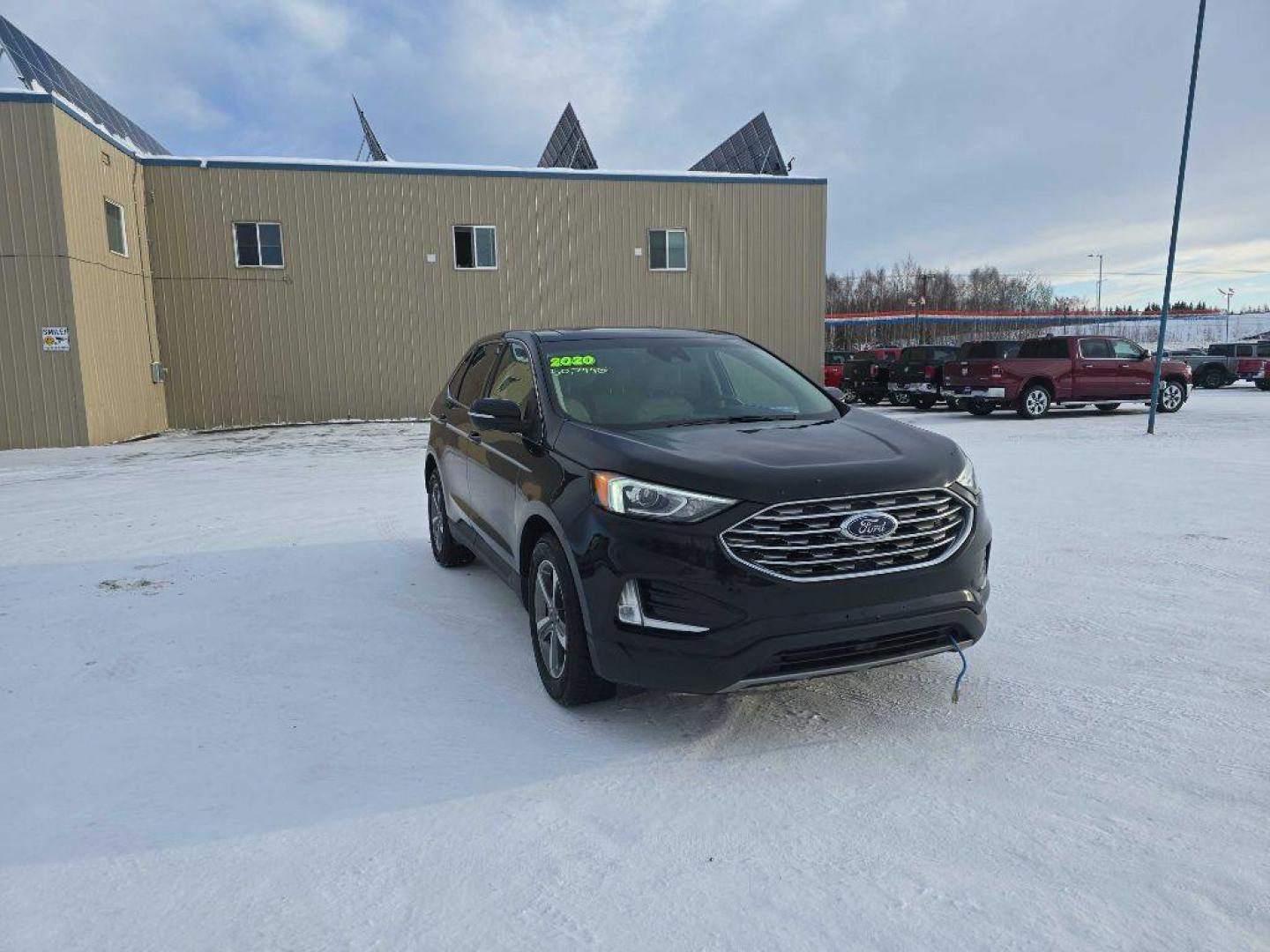 2020 BLACK FORD EDGE SEL (2FMPK4J94LB) with an 2.0L engine, Automatic transmission, located at 2525 S. Cushman, Fairbanks, AK, 99701, (907) 452-5707, 64.824036, -147.712311 - Photo#2