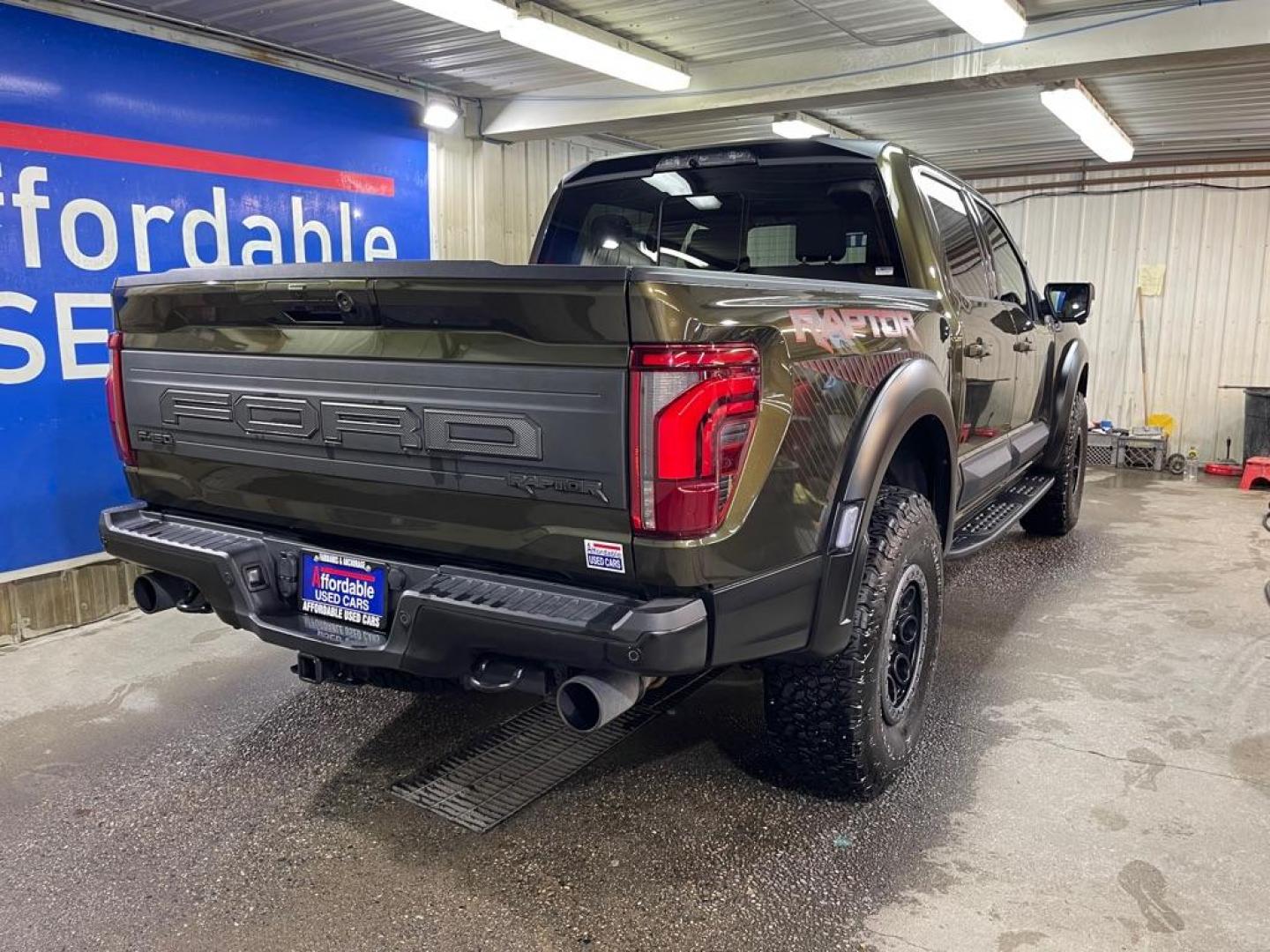 2024 GREEN FORD F150-RAPTOR RAPTOR (1FTFW1RG0RF) with an 3.5L engine, Automatic transmission, located at 2525 S. Cushman, Fairbanks, AK, 99701, (907) 452-5707, 64.824036, -147.712311 - Photo#2