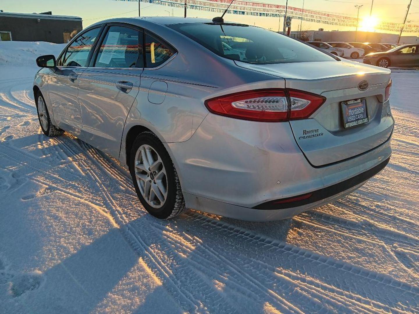 2016 SILVER FORD FUSION SE (3FA6P0H76GR) with an 2.5L engine, Automatic transmission, located at 2525 S. Cushman, Fairbanks, AK, 99701, (907) 452-5707, 64.824036, -147.712311 - Photo#2