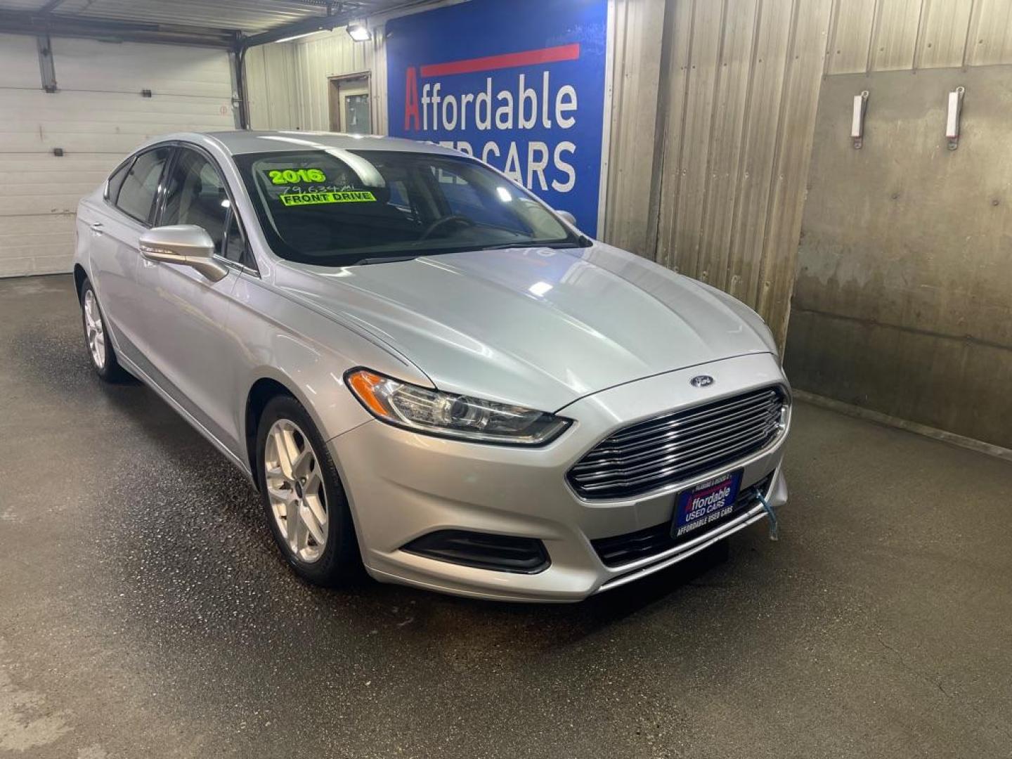 2016 SILVER FORD FUSION SE (3FA6P0H76GR) with an 2.5L engine, Automatic transmission, located at 2525 S. Cushman, Fairbanks, AK, 99701, (907) 452-5707, 64.824036, -147.712311 - Photo#0