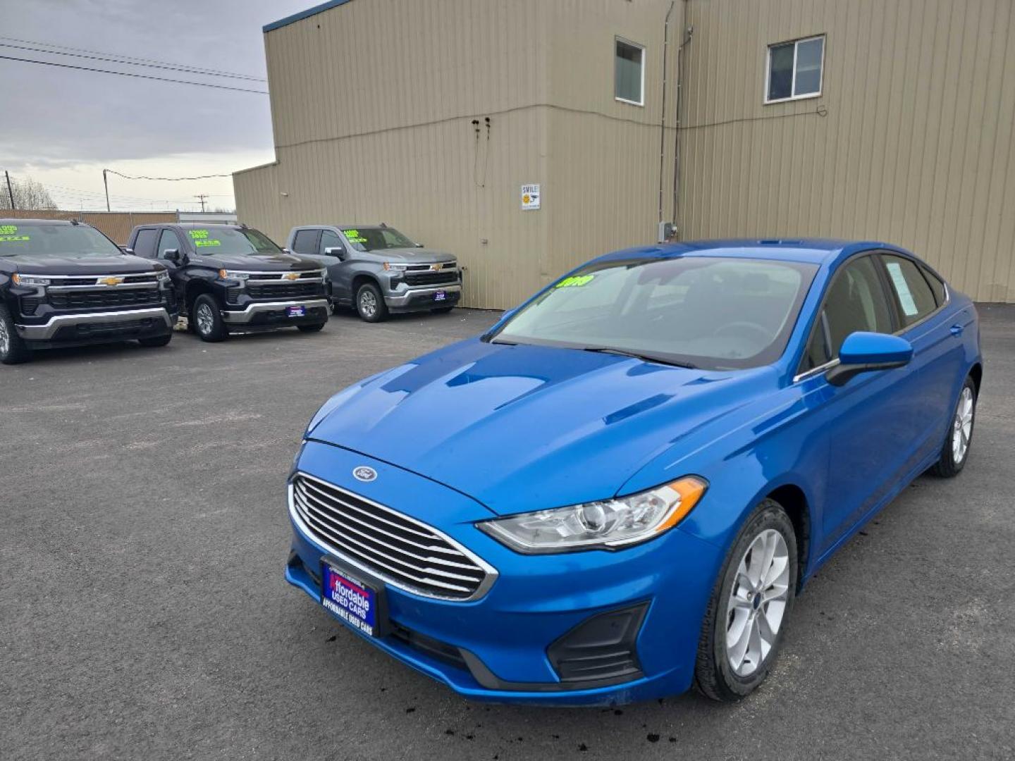 2019 BLUE FORD FUSION SE (3FA6P0HD2KR) with an 1.5L engine, Automatic transmission, located at 2525 S. Cushman, Fairbanks, AK, 99701, (907) 452-5707, 64.824036, -147.712311- Photo#4