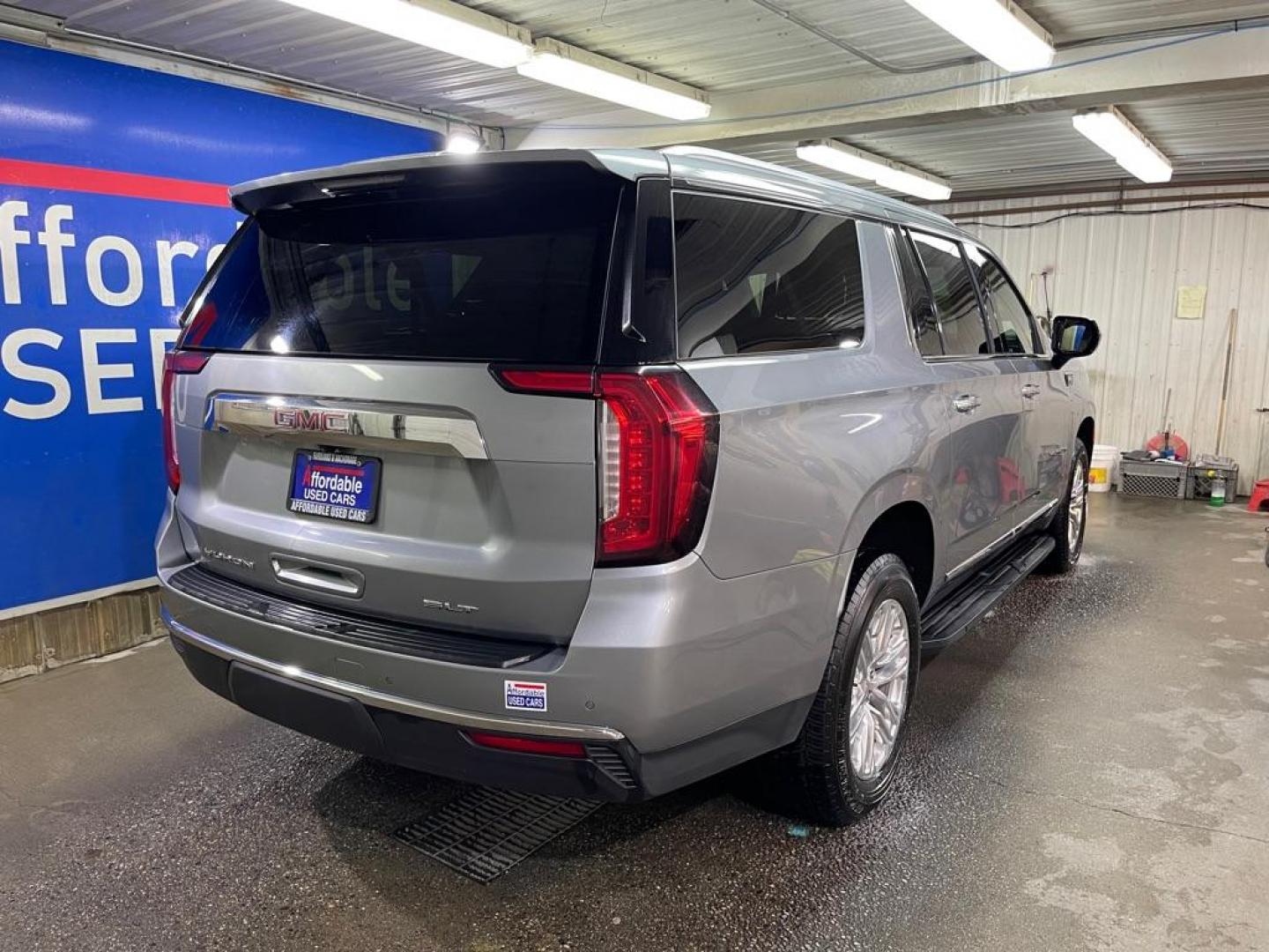 2023 GRAY GMC YUKON XL 1500 SLT (1GKS2GKD7PR) with an 5.3L engine, Automatic transmission, located at 2525 S. Cushman, Fairbanks, AK, 99701, (907) 452-5707, 64.824036, -147.712311 - Photo#2