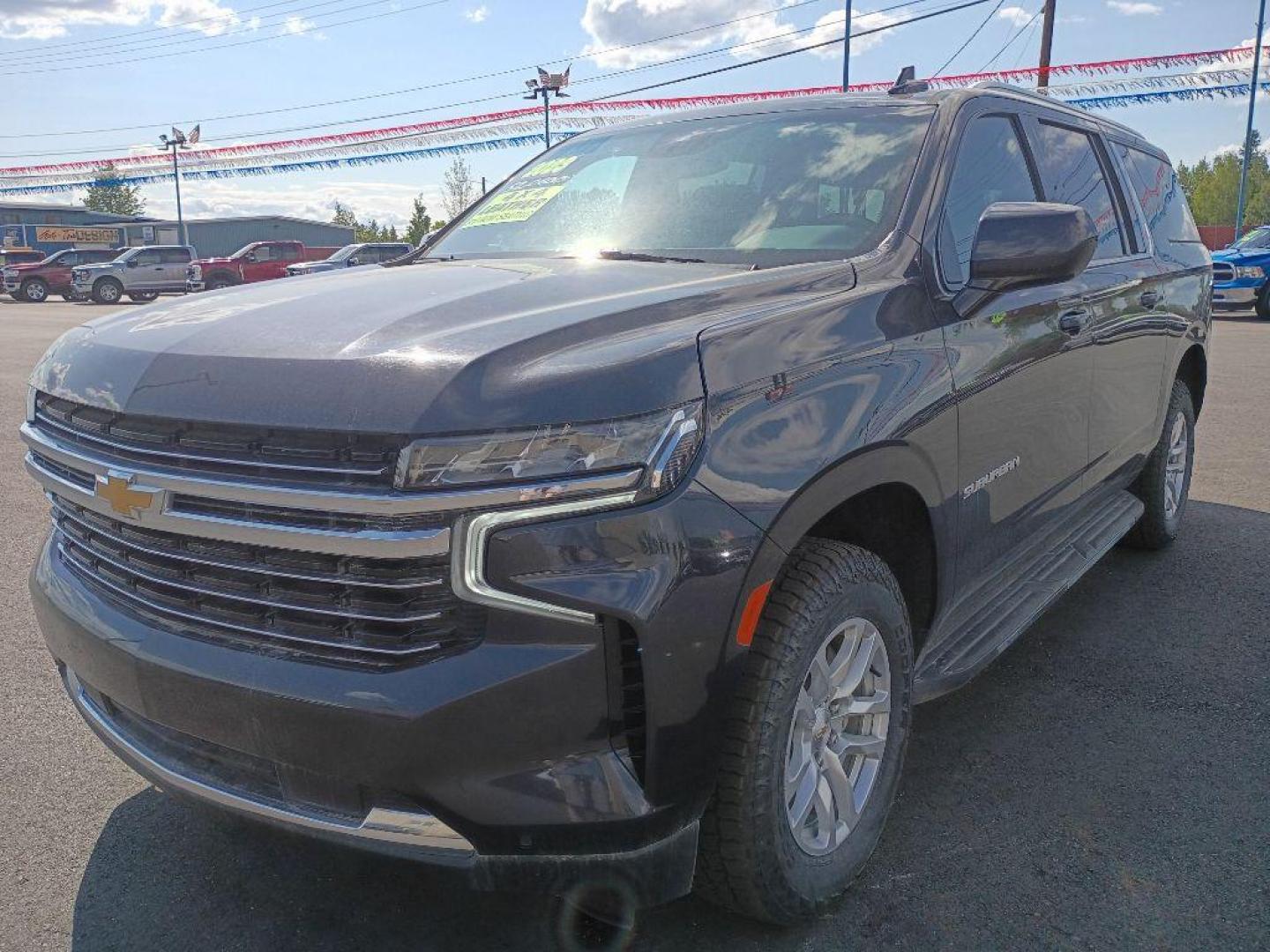 2023 GRAY CHEVROLET SUBURBAN 1500 LT (1GNSKCKDXPR) with an 5.3L engine, Automatic transmission, located at 2525 S. Cushman, Fairbanks, AK, 99701, (907) 452-5707, 64.824036, -147.712311 - Photo#1