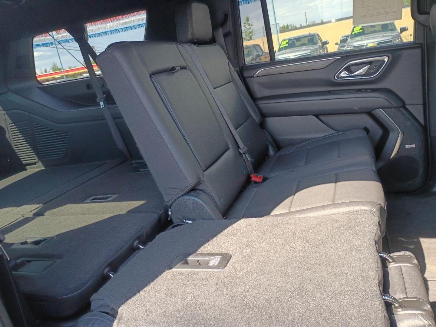 2023 GRAY CHEVROLET SUBURBAN 1500 LT (1GNSKCKDXPR) with an 5.3L engine, Automatic transmission, located at 2525 S. Cushman, Fairbanks, AK, 99701, (907) 452-5707, 64.824036, -147.712311 - Photo#3