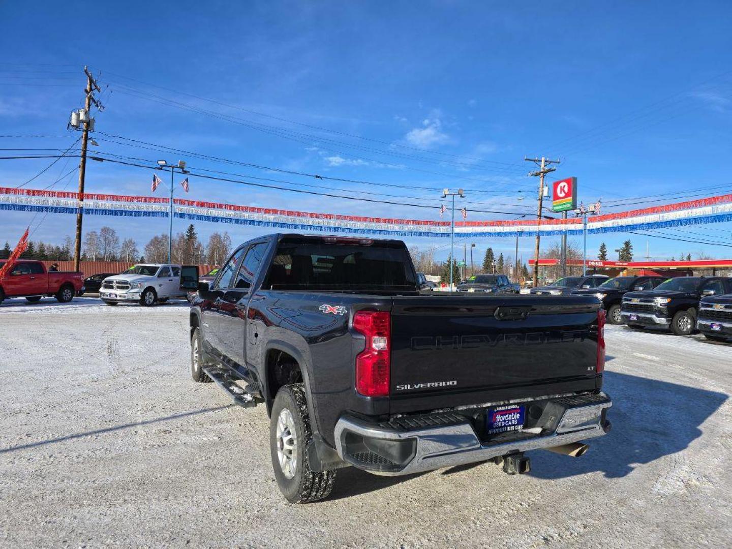 2024 BLUE CHEVROLET SILVERADO 2500 HEAVY DUTY LT (1GC4YNE70RF) with an 6.6L engine, Automatic transmission, located at 2525 S. Cushman, Fairbanks, AK, 99701, (907) 452-5707, 64.824036, -147.712311 - Photo#3