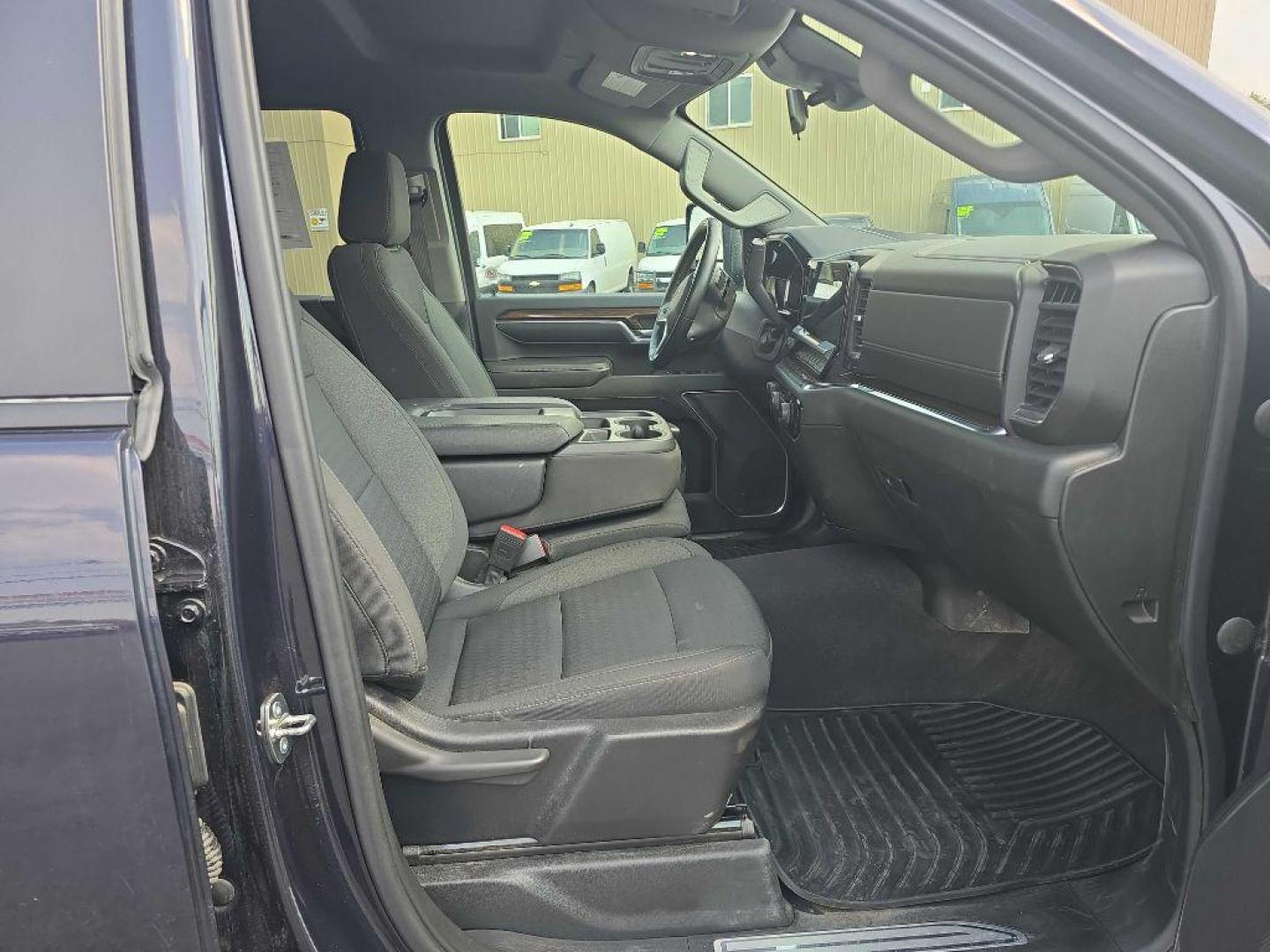 2024 BLUE CHEVROLET SILVERADO 2500 HEAVY DUTY LT (1GC4YNE70RF) with an 6.6L engine, Automatic transmission, located at 2525 S. Cushman, Fairbanks, AK, 99701, (907) 452-5707, 64.824036, -147.712311 - Photo#3