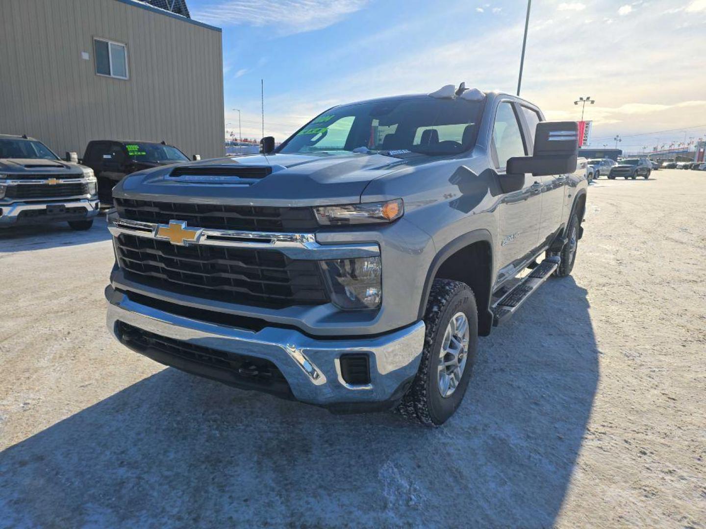 2024 SILVER CHEVROLET SILVERADO 2500 HEAVY DUTY LT (1GC4YNE70RF) with an 6.6L engine, Automatic transmission, located at 2525 S. Cushman, Fairbanks, AK, 99701, (907) 452-5707, 64.824036, -147.712311 - Photo#2