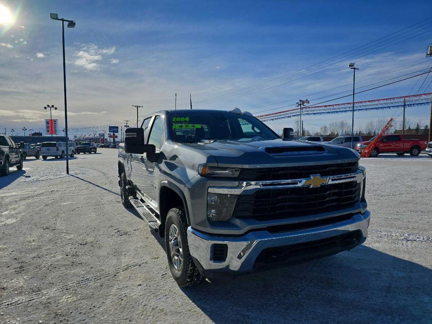 2024 SILVER CHEVROLET SILVERADO 2500 HEAVY DUTY LT (1GC4YNE70RF) with an 6.6L engine, Automatic transmission, located at 2525 S. Cushman, Fairbanks, AK, 99701, (907) 452-5707, 64.824036, -147.712311 - Photo#8