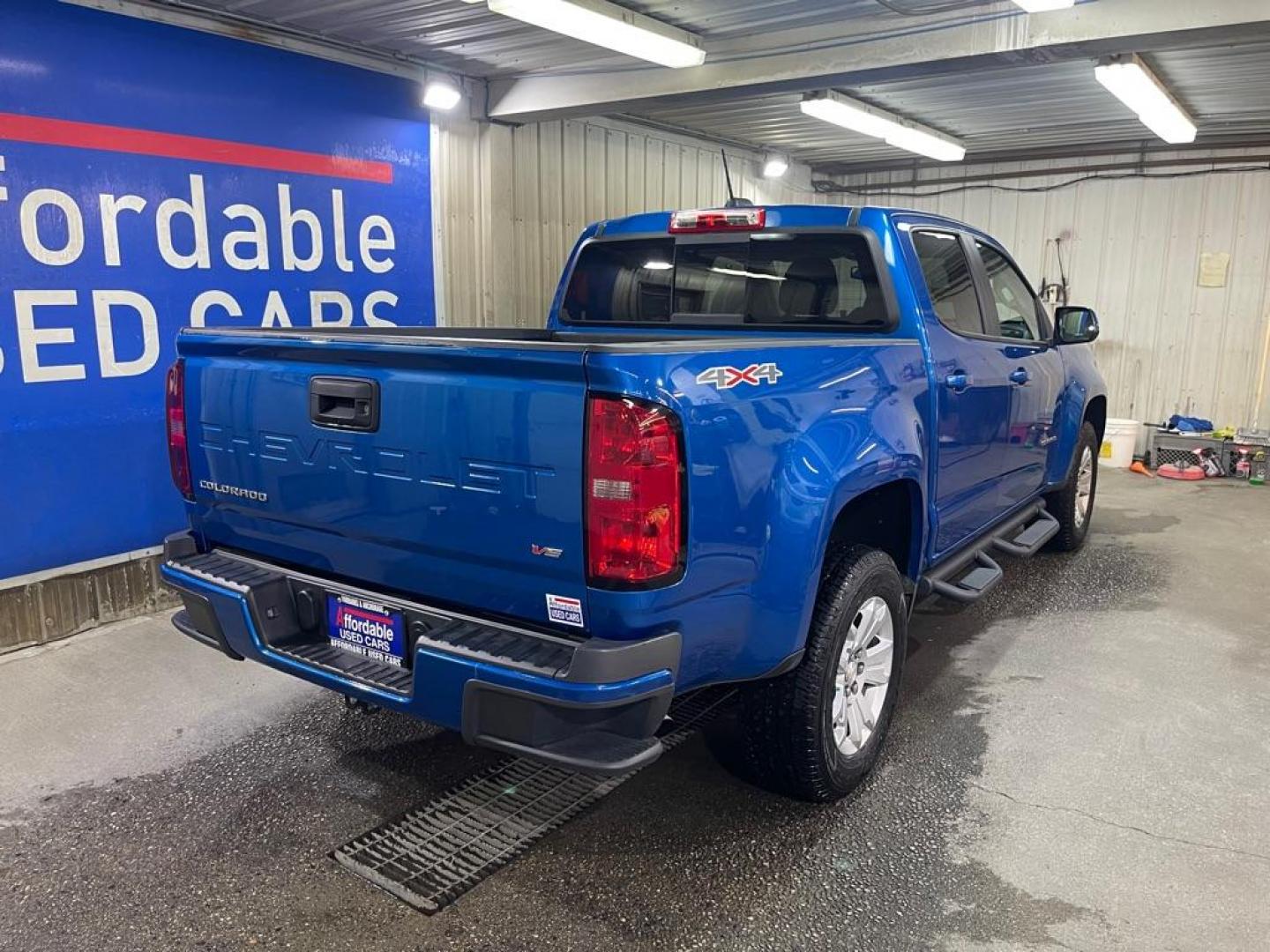 2022 BLUE CHEVROLET COLORADO LT (1GCGTCEN9N1) with an 3.6L engine, Automatic transmission, located at 2525 S. Cushman, Fairbanks, AK, 99701, (907) 452-5707, 64.824036, -147.712311 - Photo#2