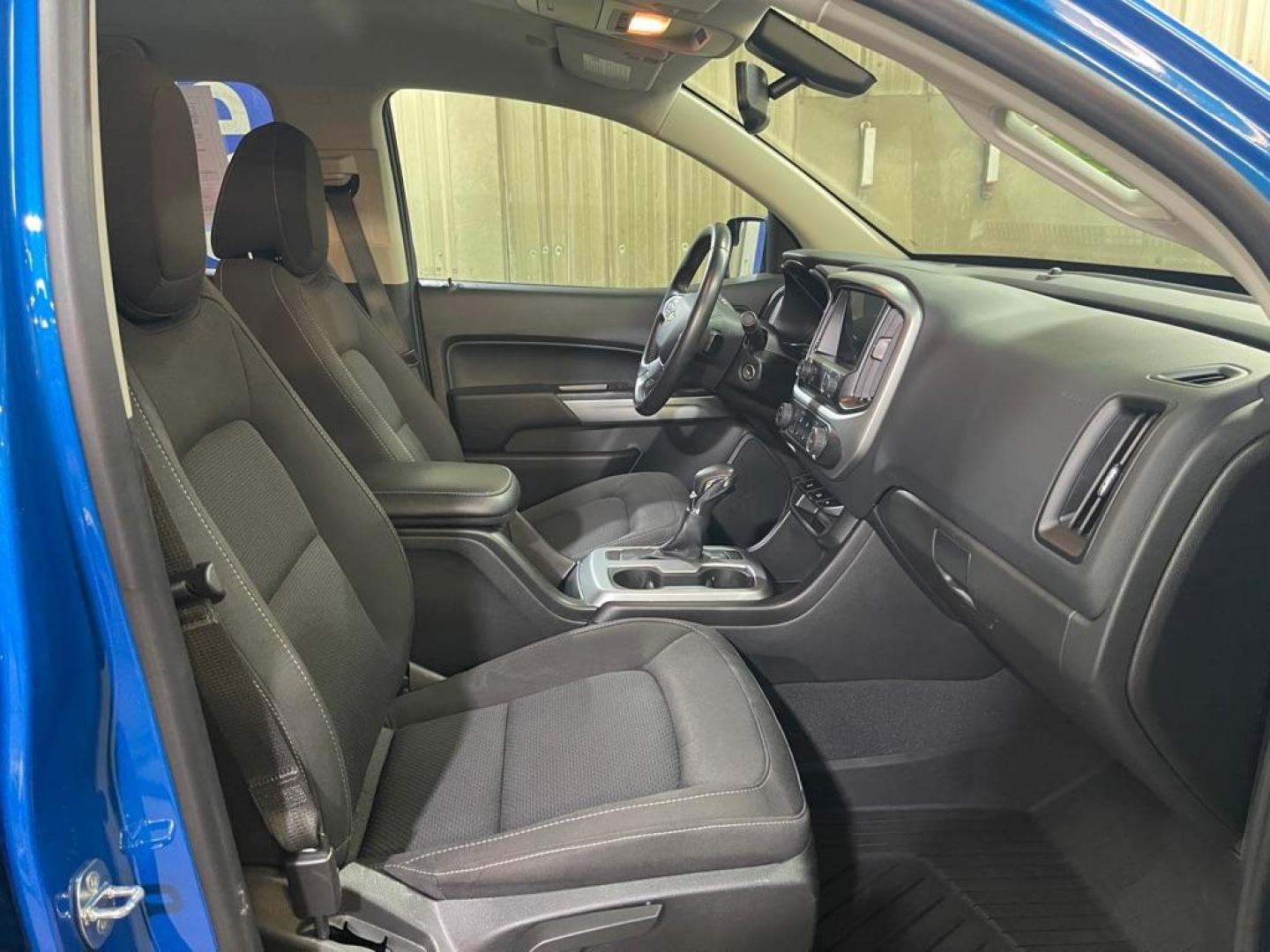 2022 BLUE CHEVROLET COLORADO LT (1GCGTCEN9N1) with an 3.6L engine, Automatic transmission, located at 2525 S. Cushman, Fairbanks, AK, 99701, (907) 452-5707, 64.824036, -147.712311 - Photo#3