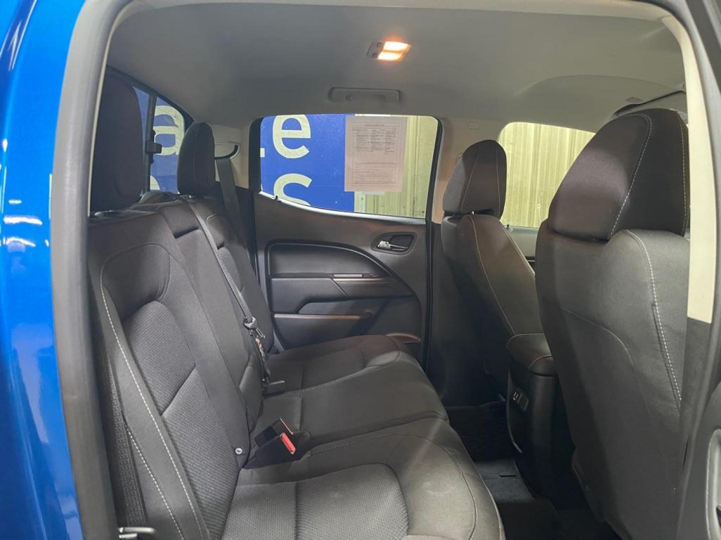 2022 BLUE CHEVROLET COLORADO LT (1GCGTCEN9N1) with an 3.6L engine, Automatic transmission, located at 2525 S. Cushman, Fairbanks, AK, 99701, (907) 452-5707, 64.824036, -147.712311 - Photo#4